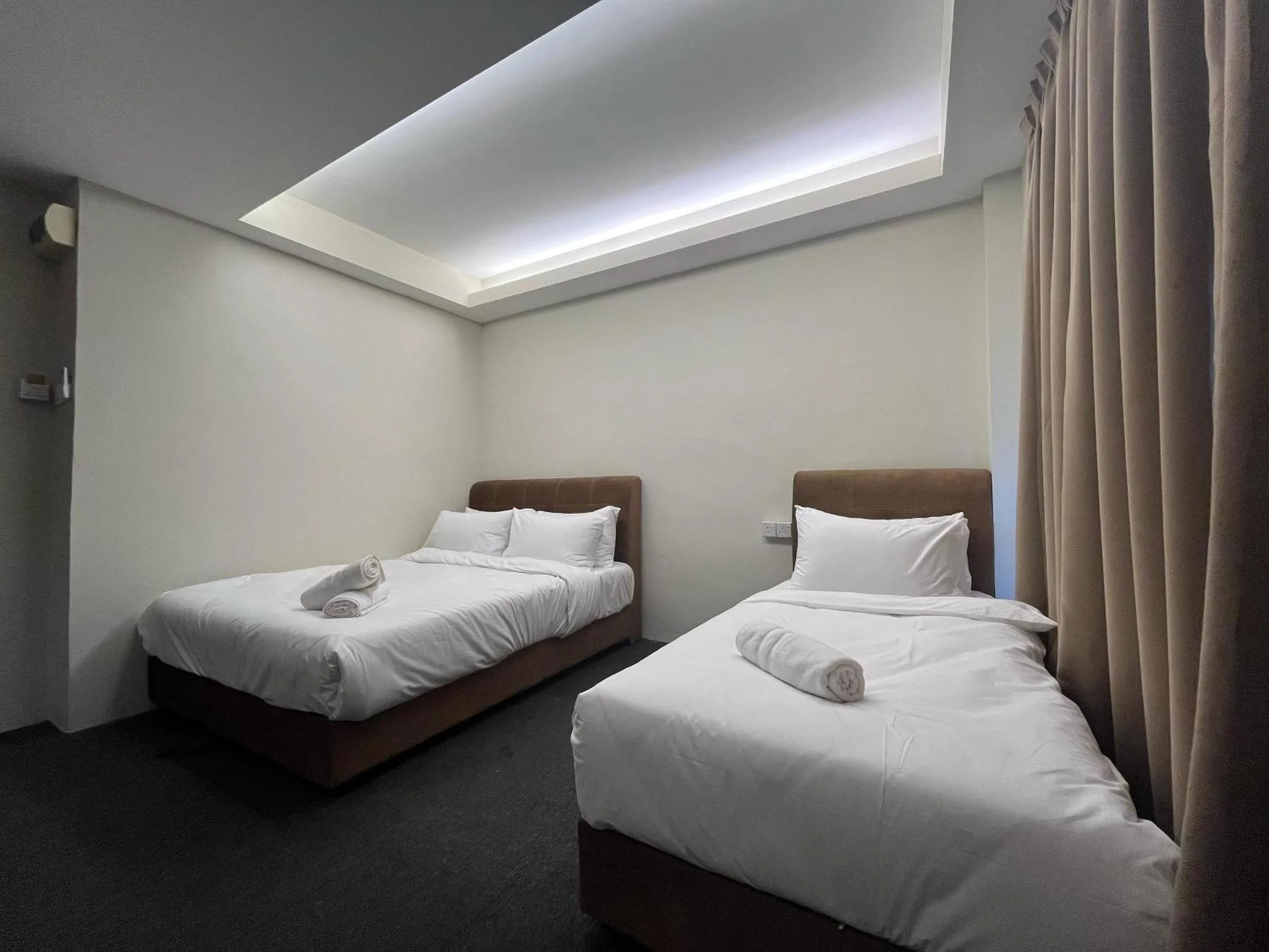 Bed in Swing and Pillows - Malacca Mahkota Parade