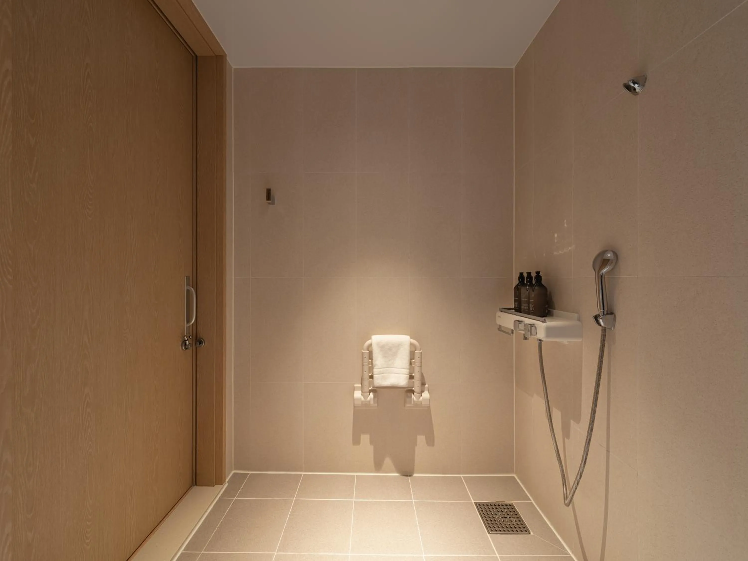 Shower in Le Collective Sokcho Central