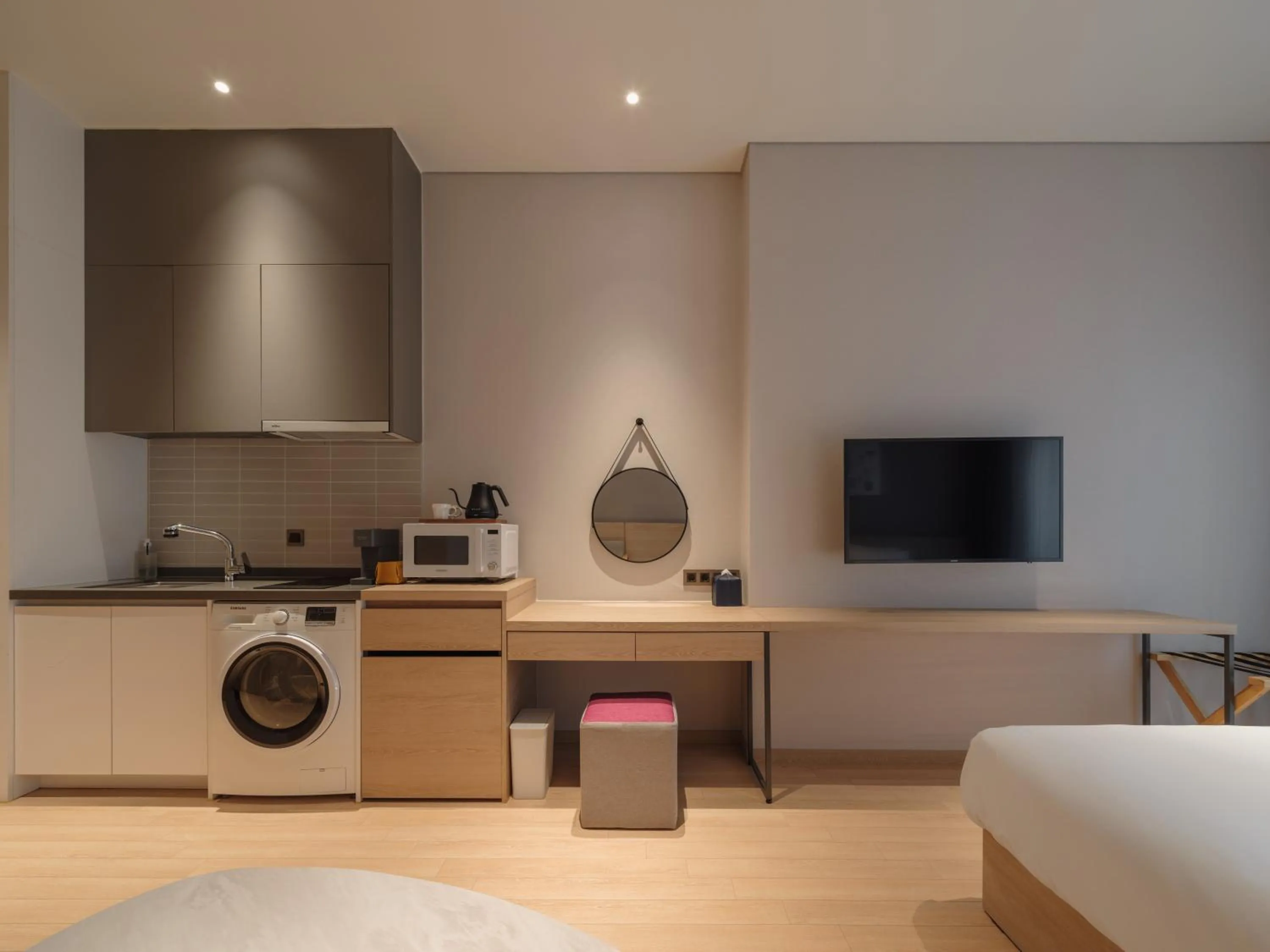 TV and multimedia, Bed in Le Collective Sokcho Central