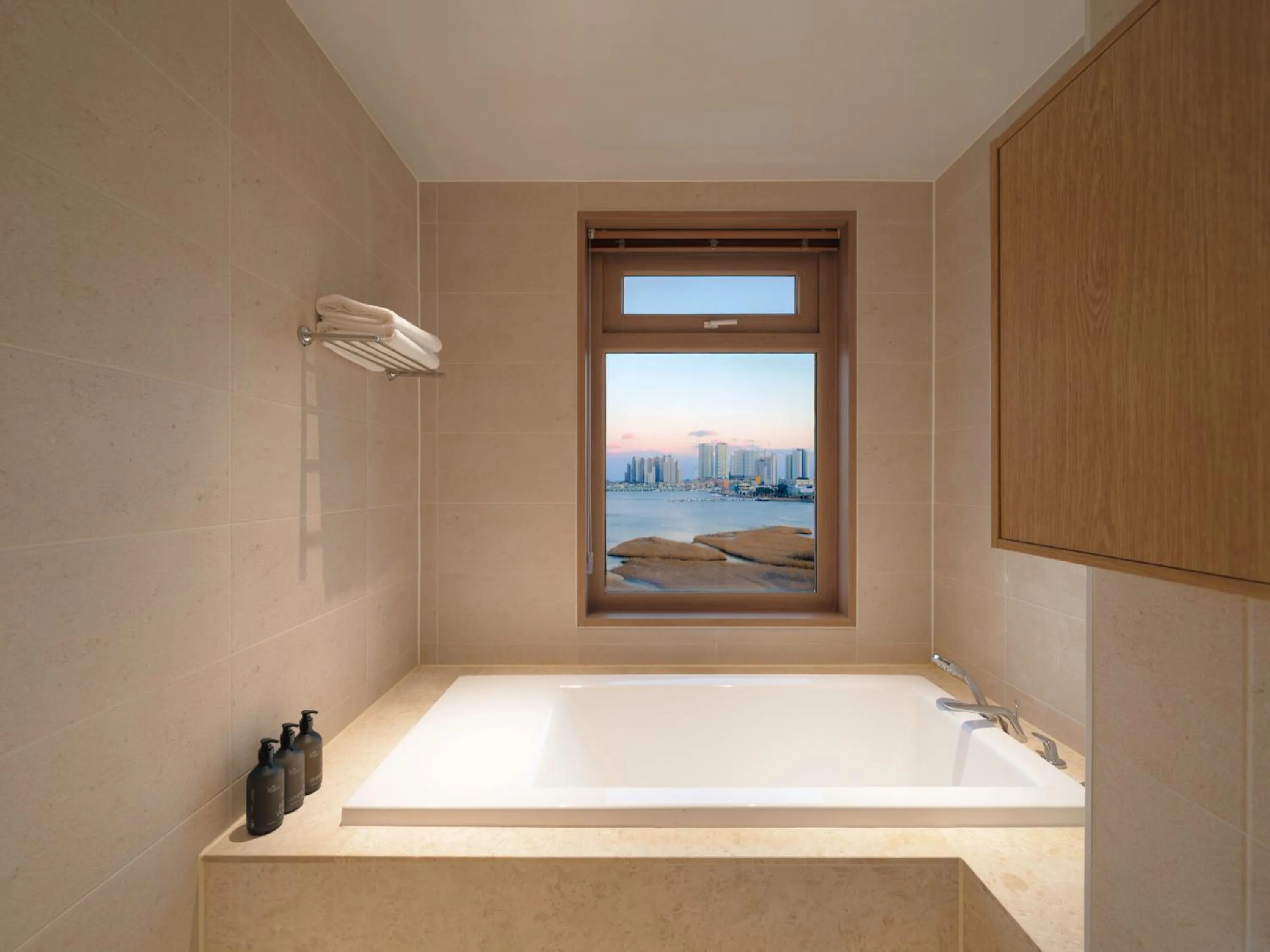 Bathroom in Le Collective Sokcho Central