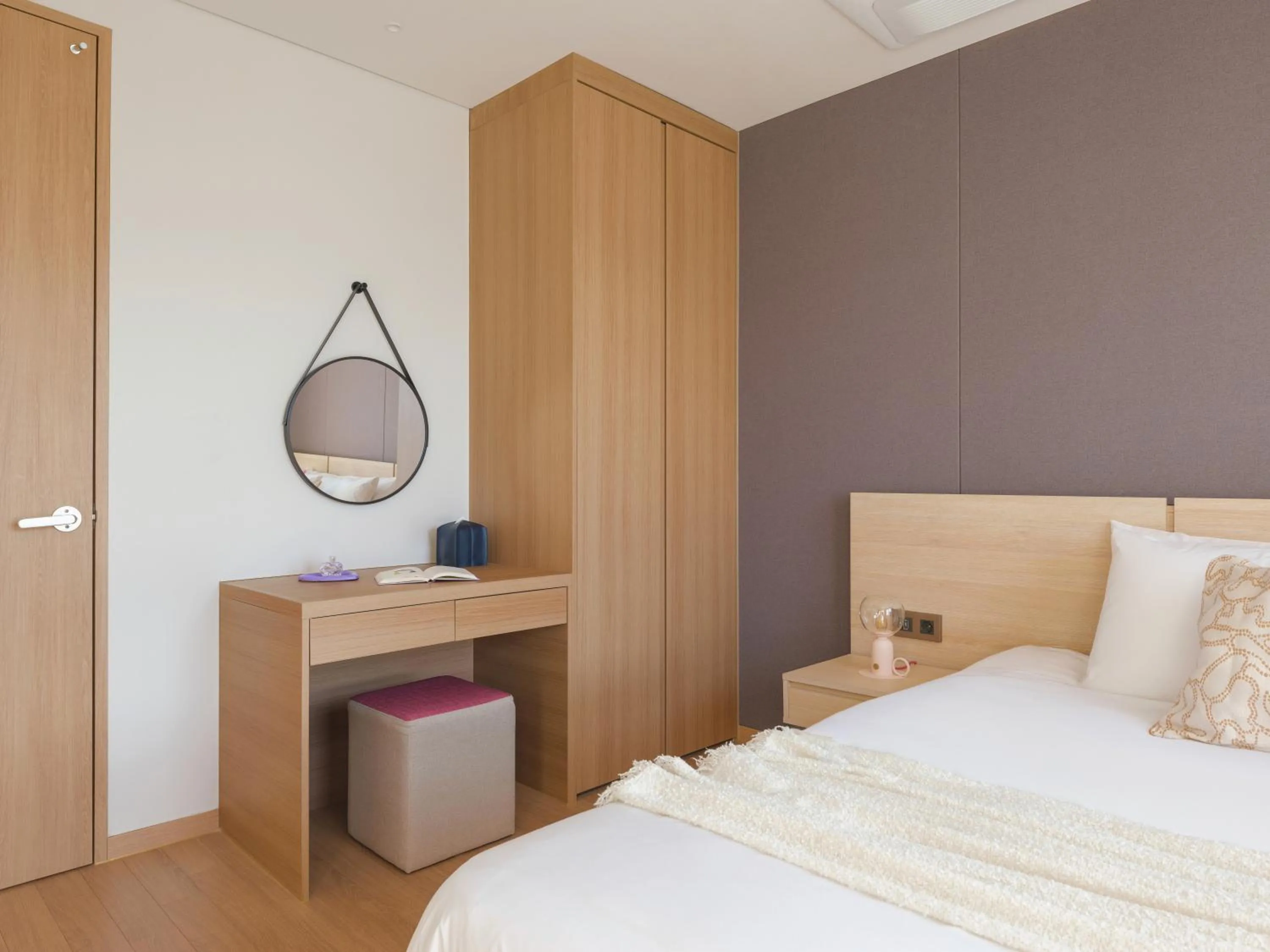 Bed in Le Collective Sokcho Central