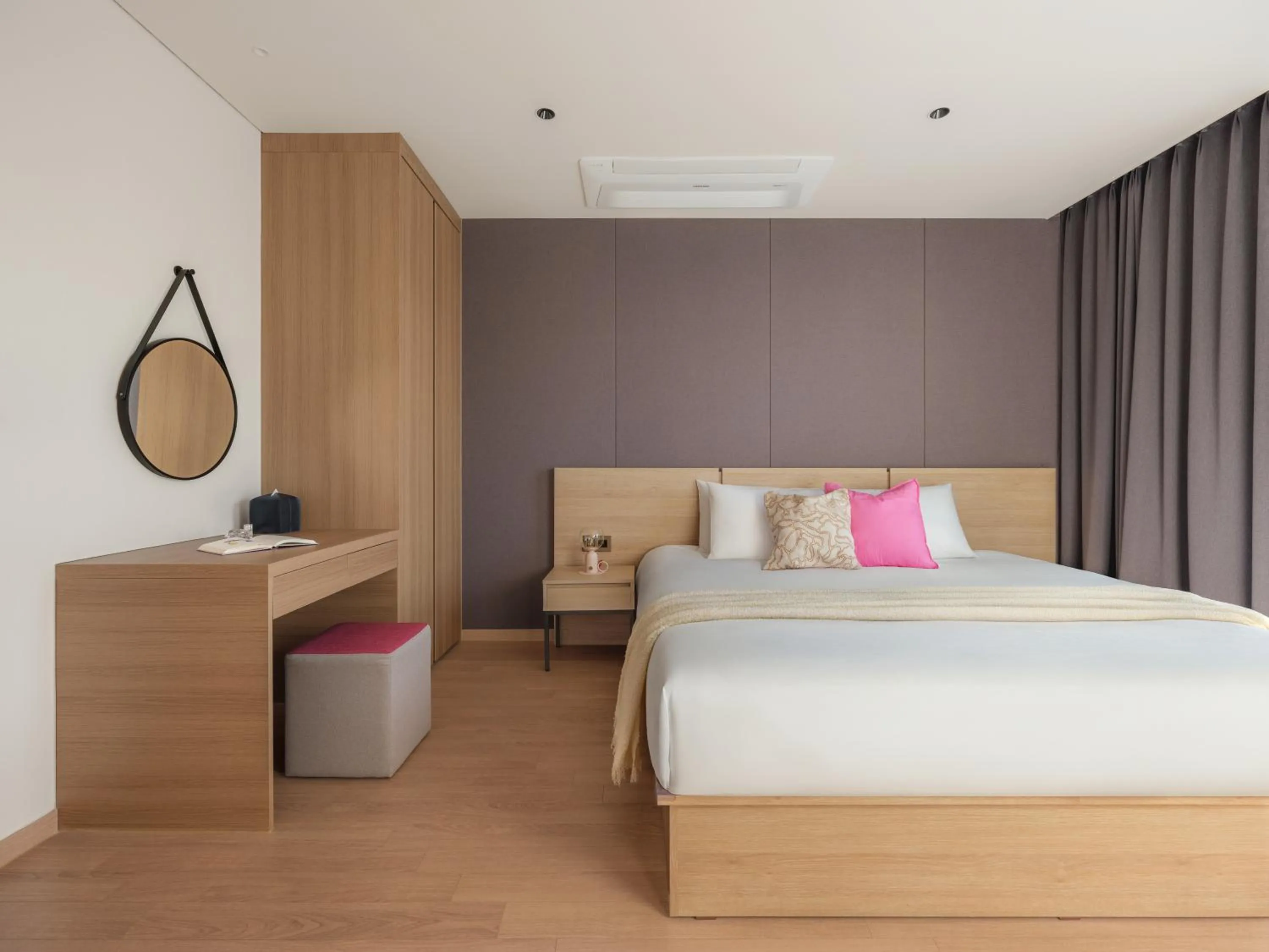 Bed in Le Collective Sokcho Central