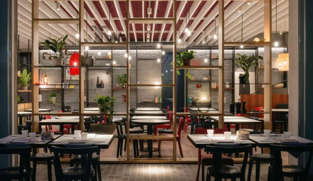 Restaurant/places to eat in Hotel Arizona