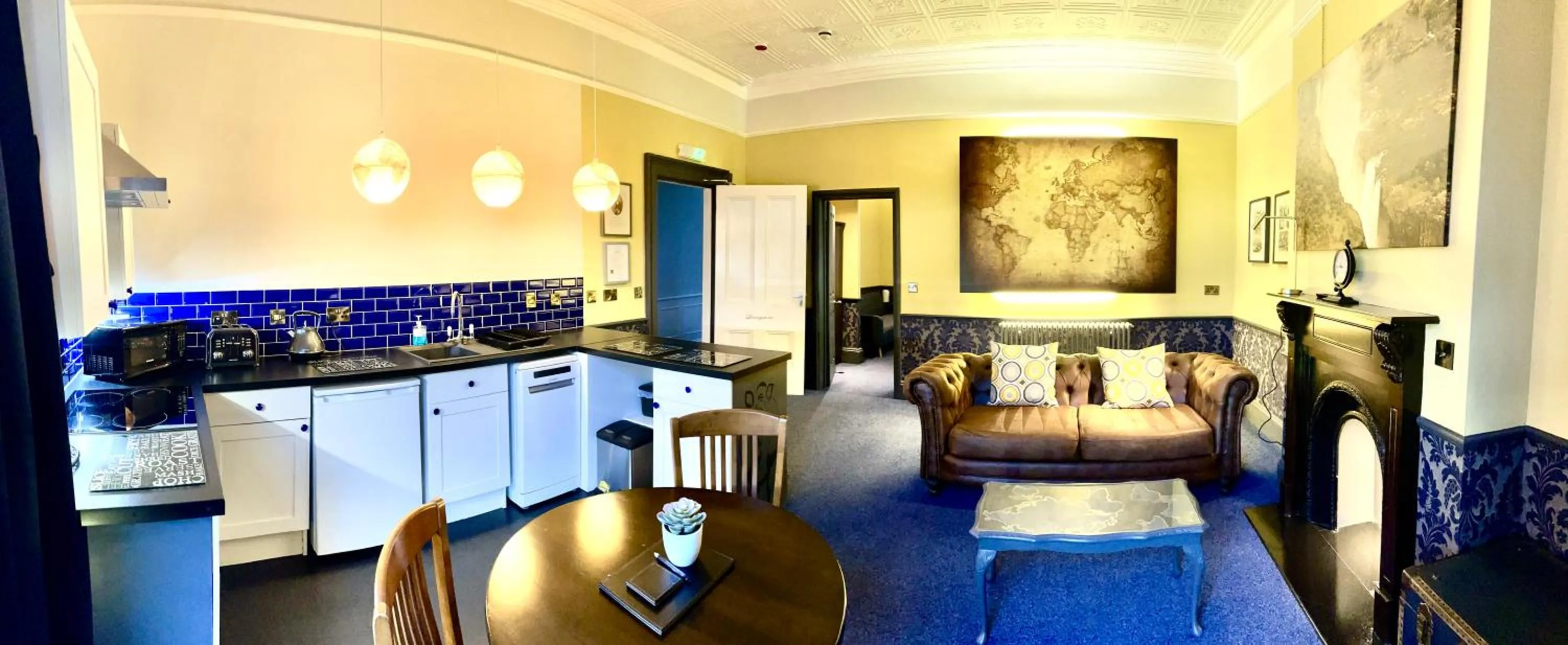 Kitchen or kitchenette in Atlantis Holiday Apartments