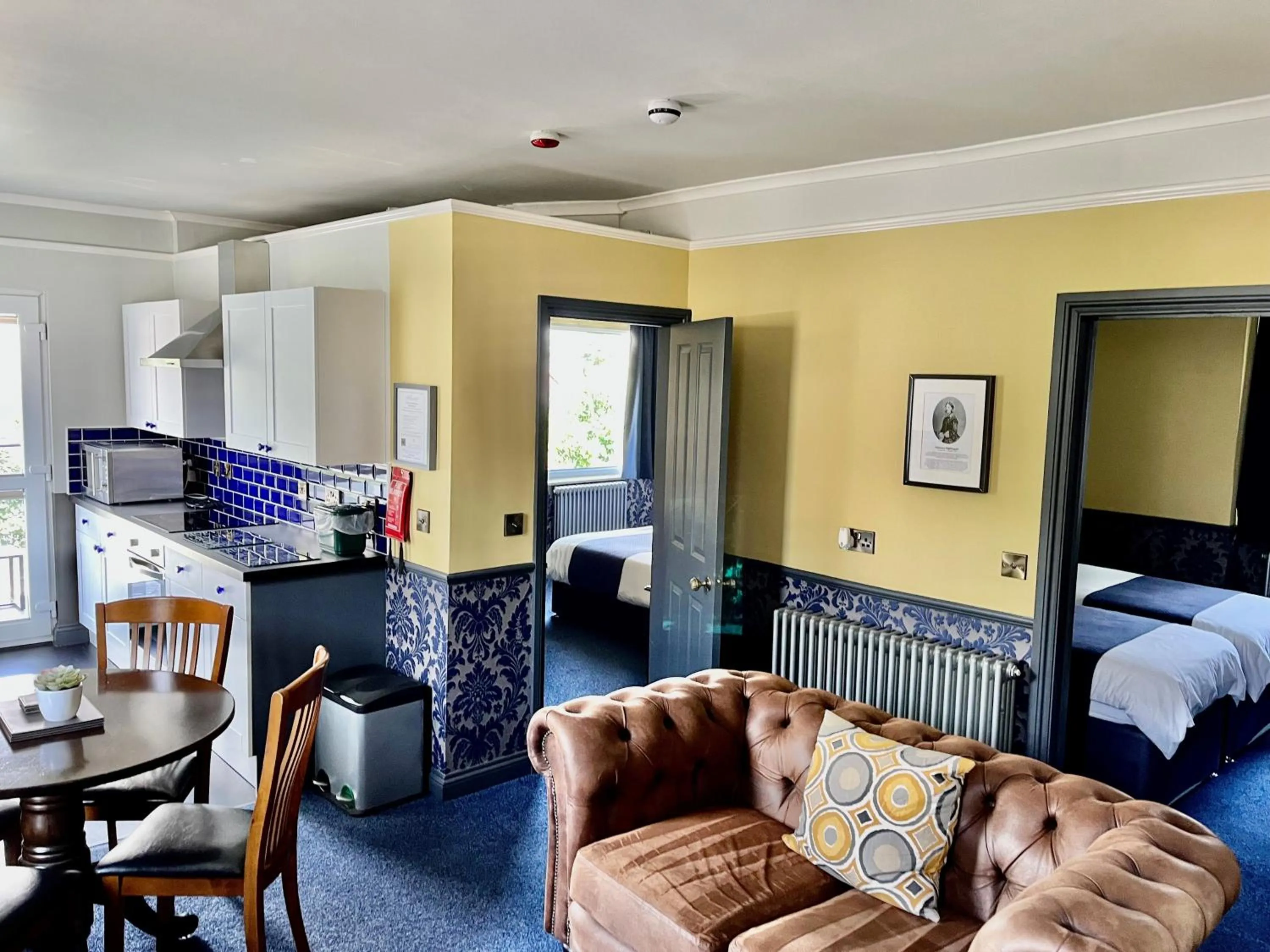 Property building, Bed in Atlantis Holiday Apartments