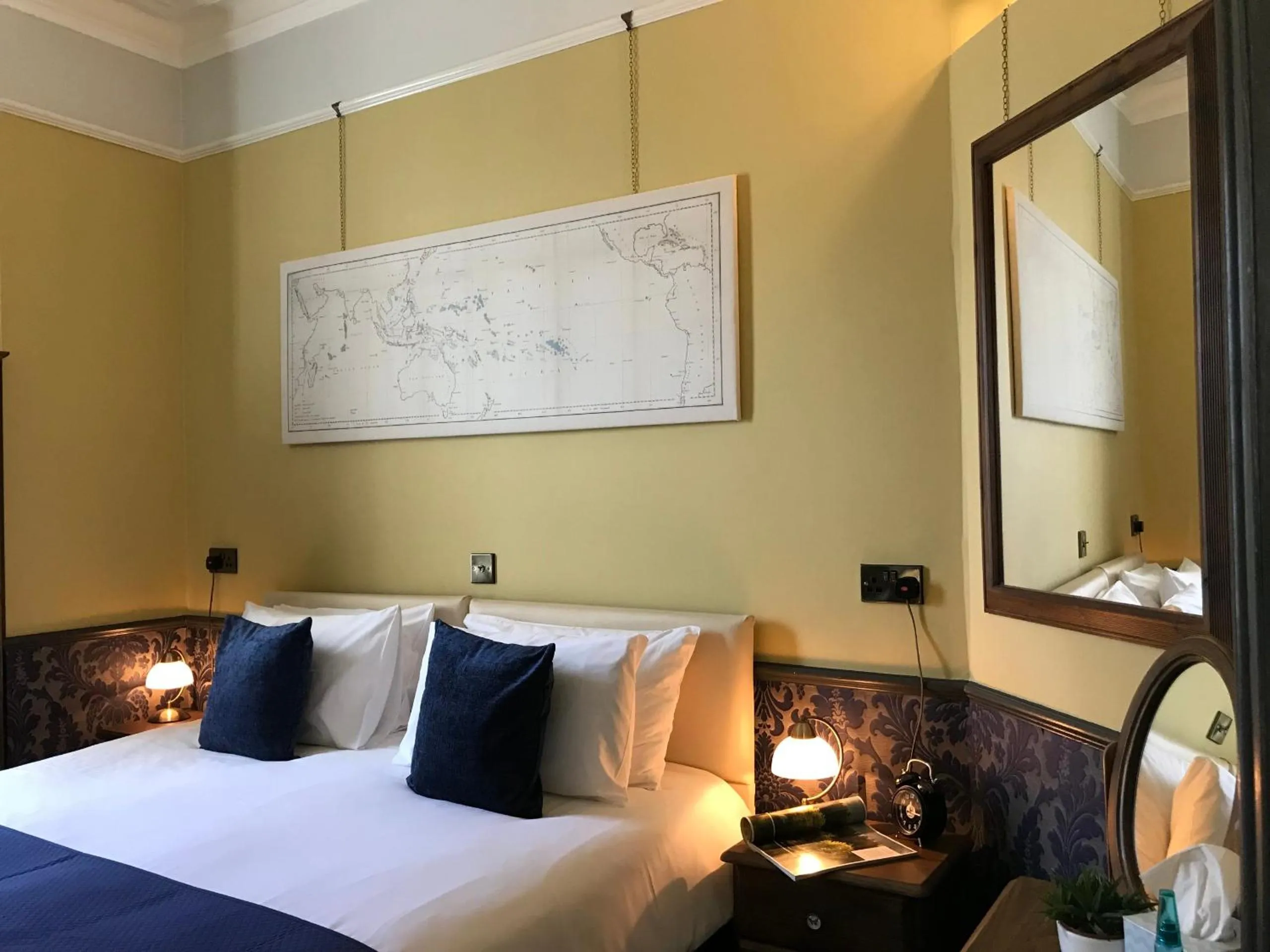 Bedroom, Bed in Atlantis Holiday Apartments