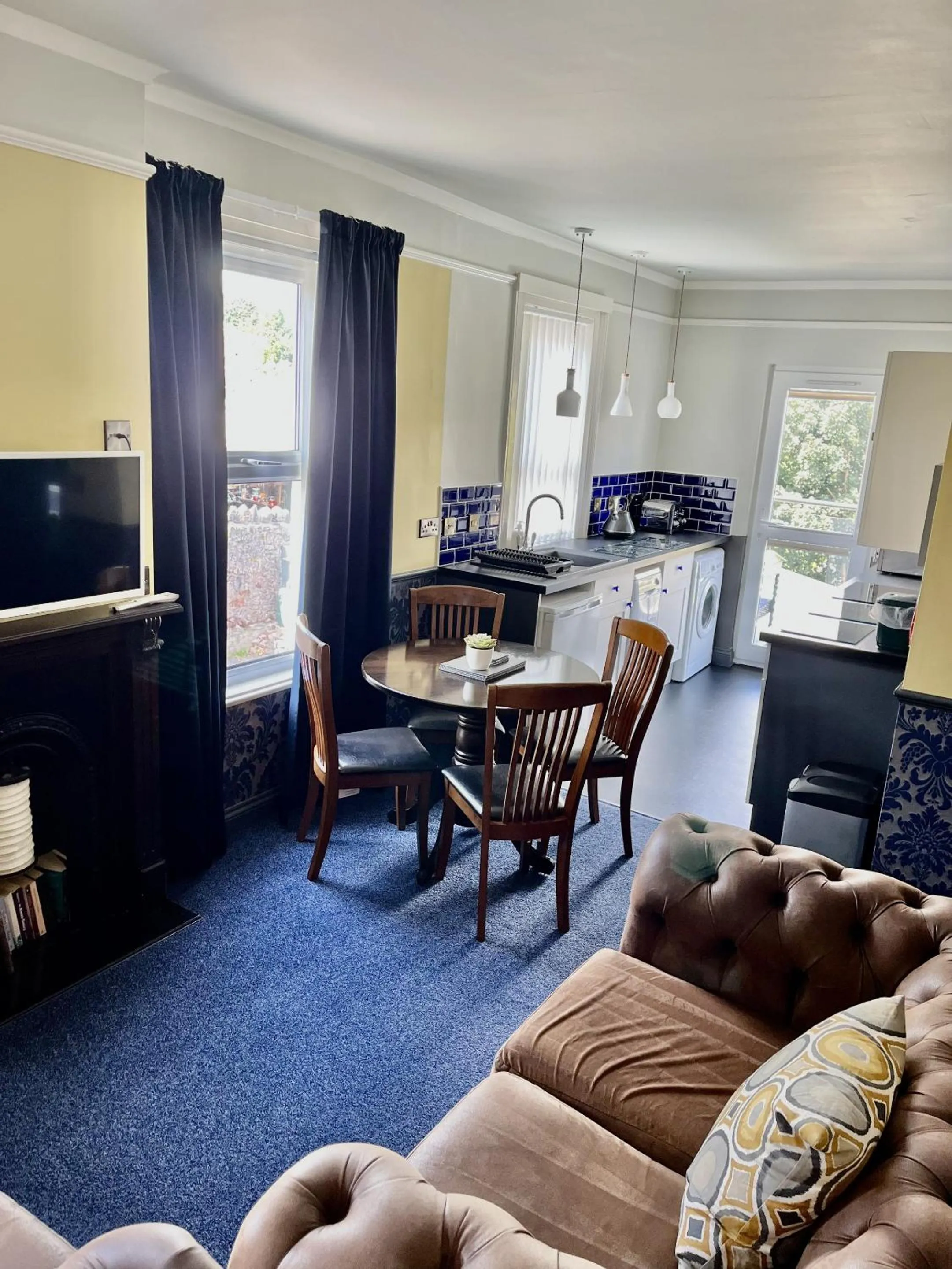 Dining area in Atlantis Holiday Apartments
