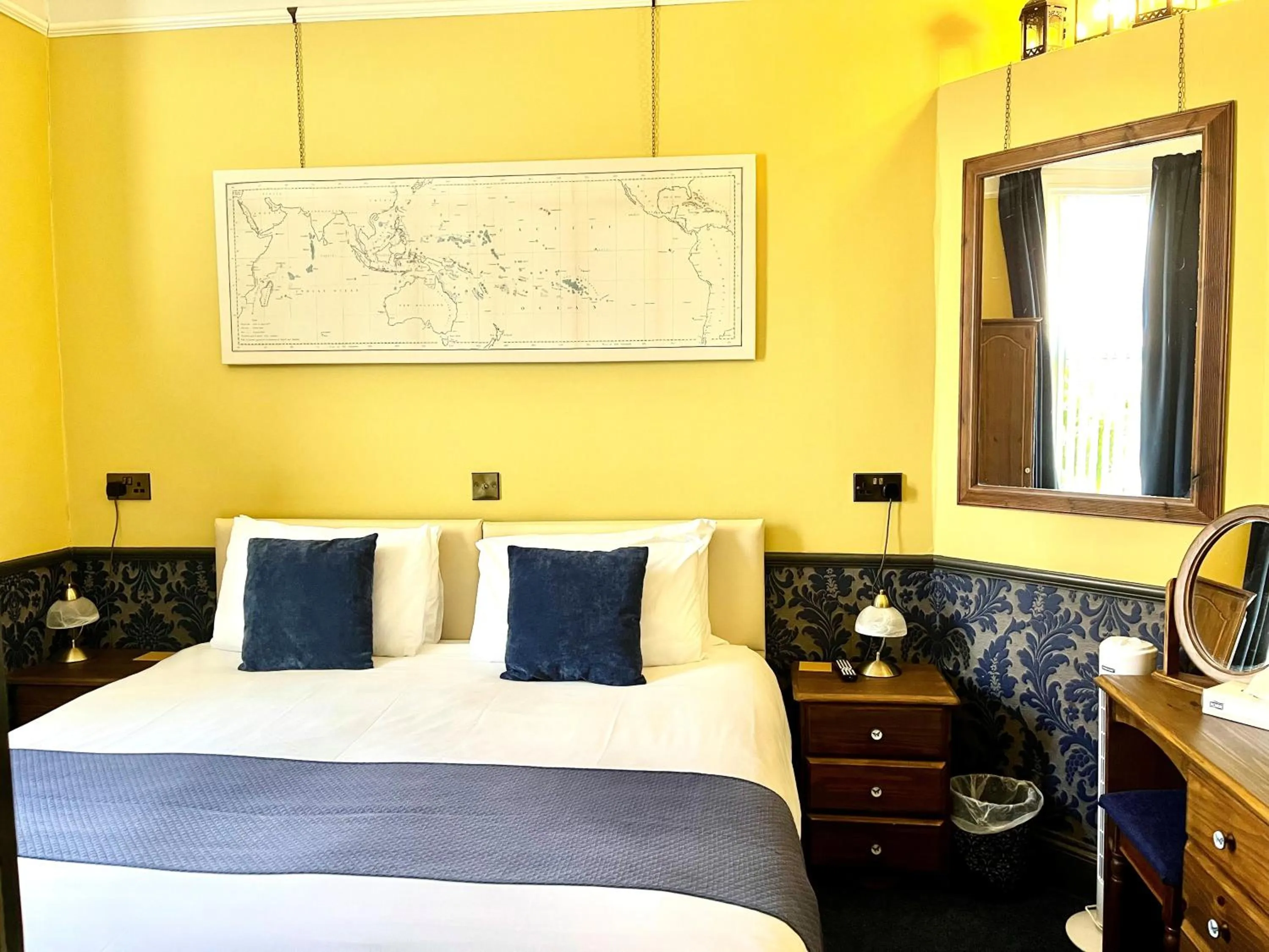 Bedroom, Bed in Atlantis Holiday Apartments