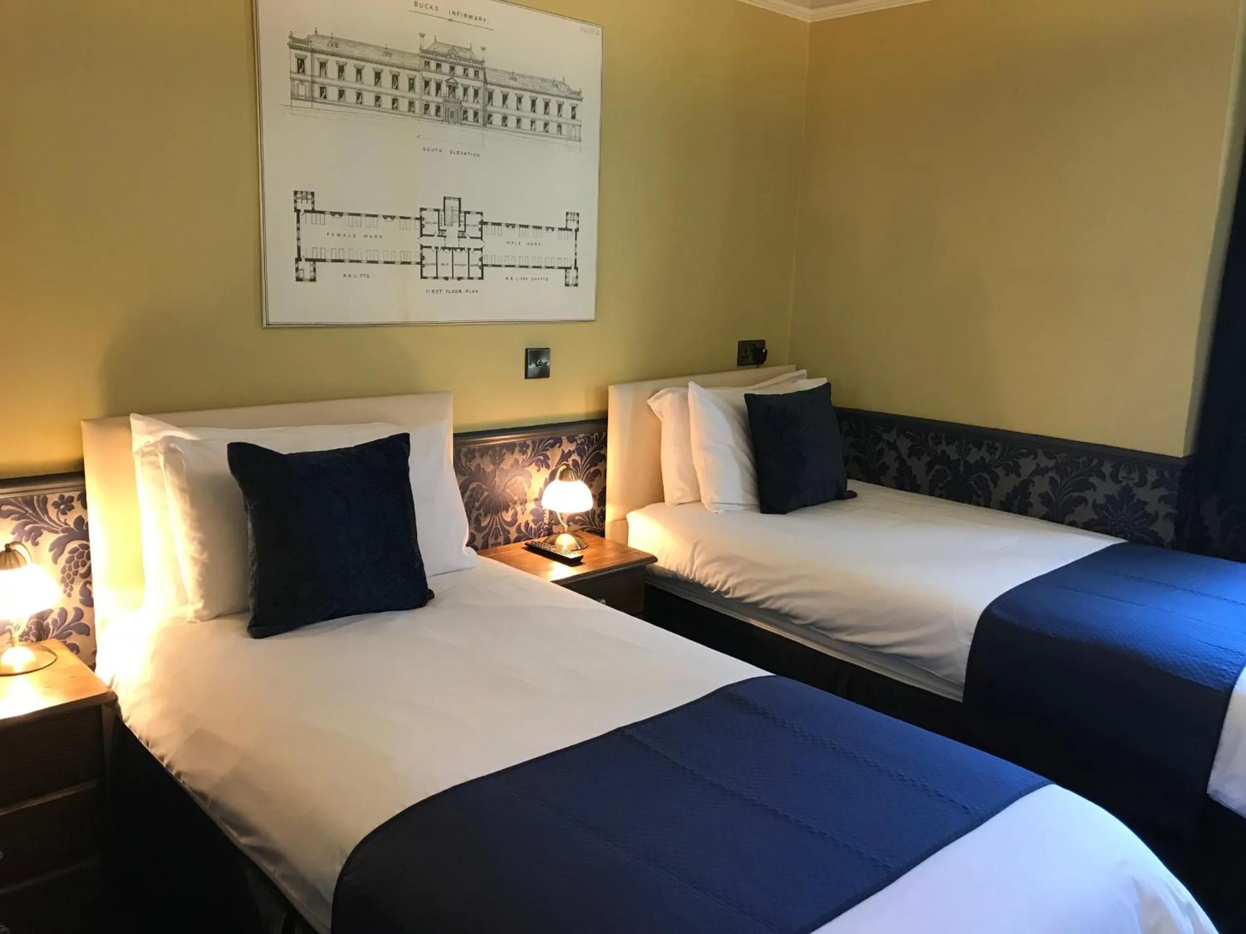 Bedroom, Bed in Atlantis Holiday Apartments