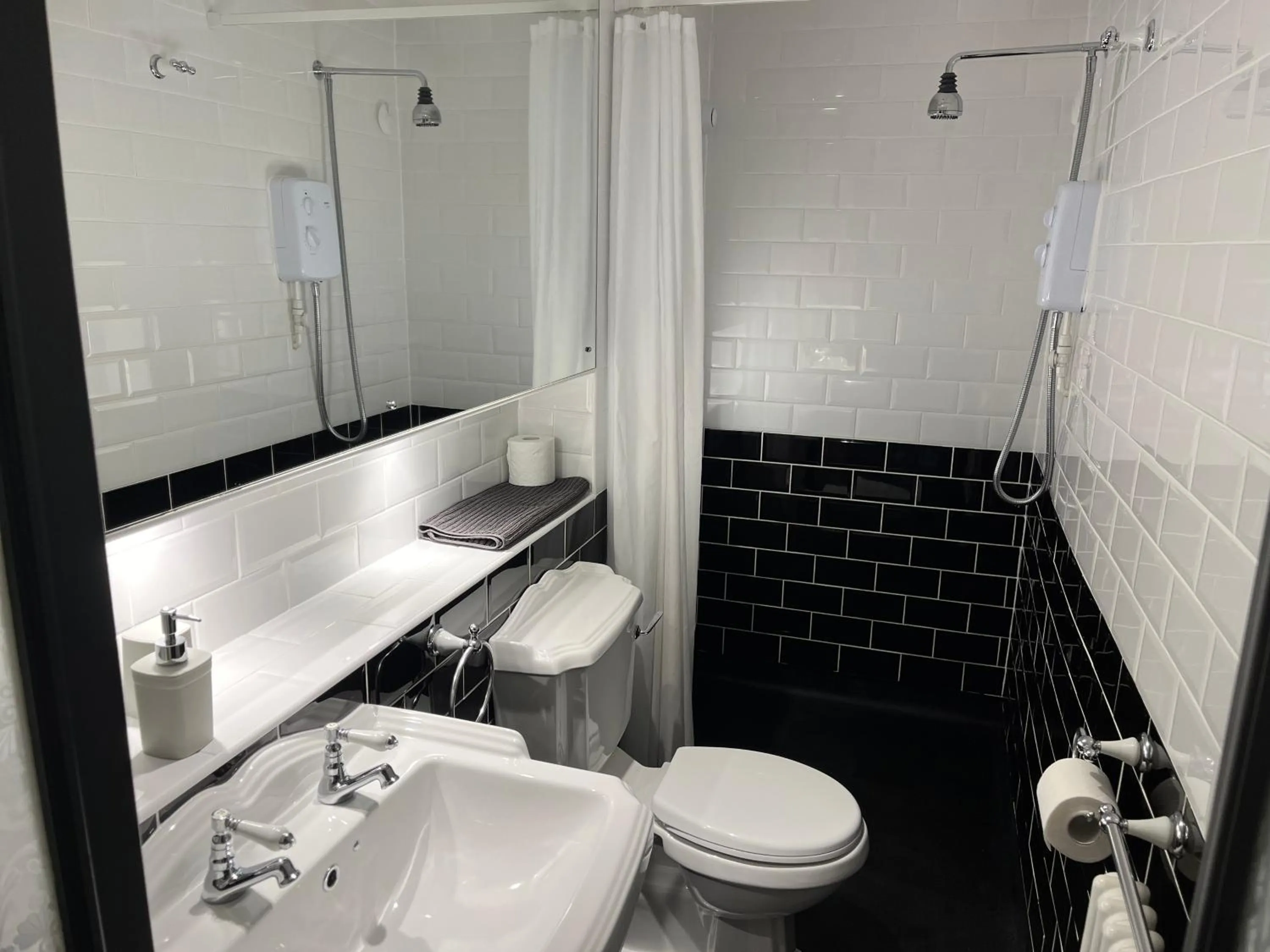 Shower in Atlantis Holiday Apartments