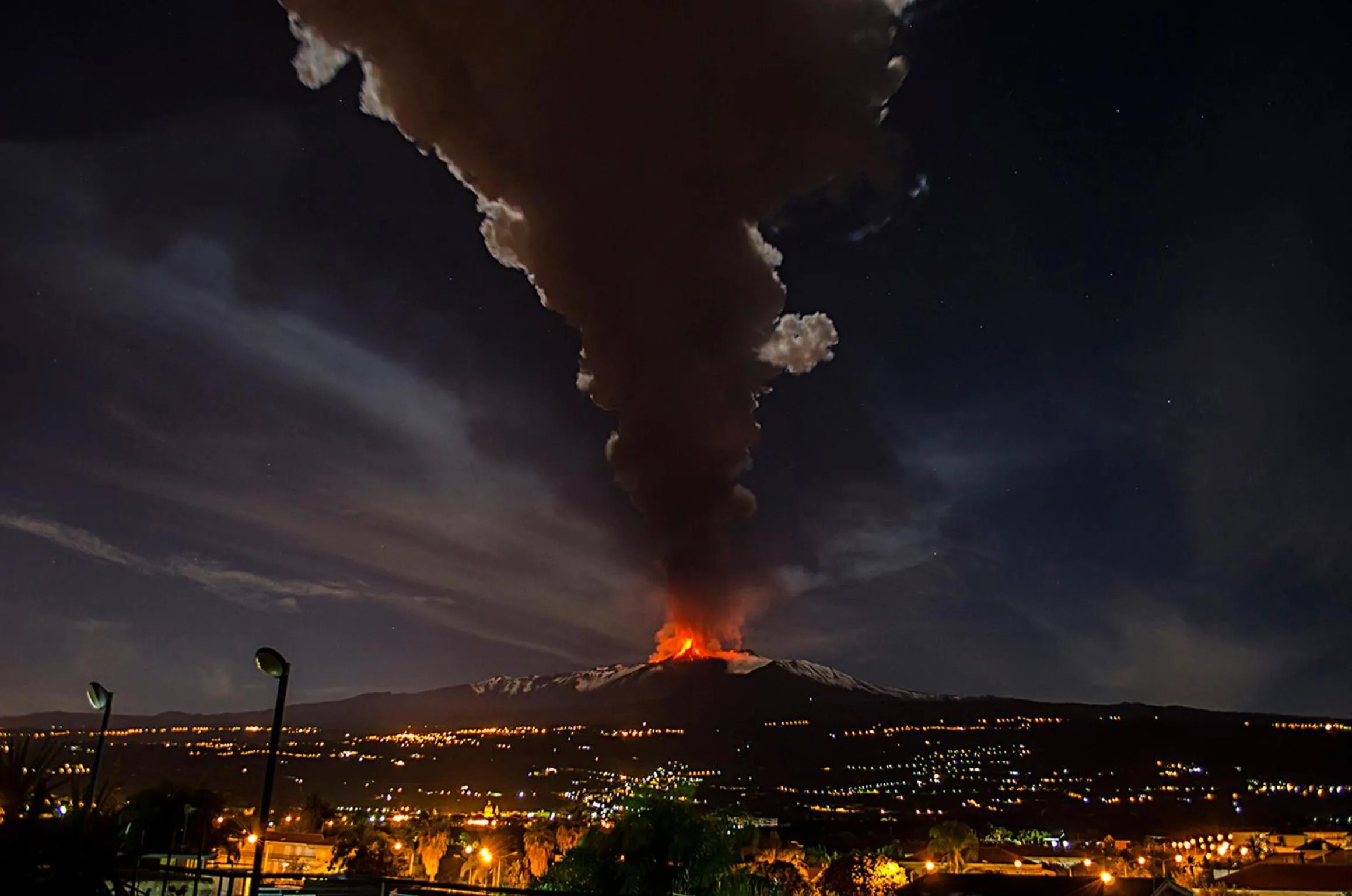 Mountain view in House Etna View