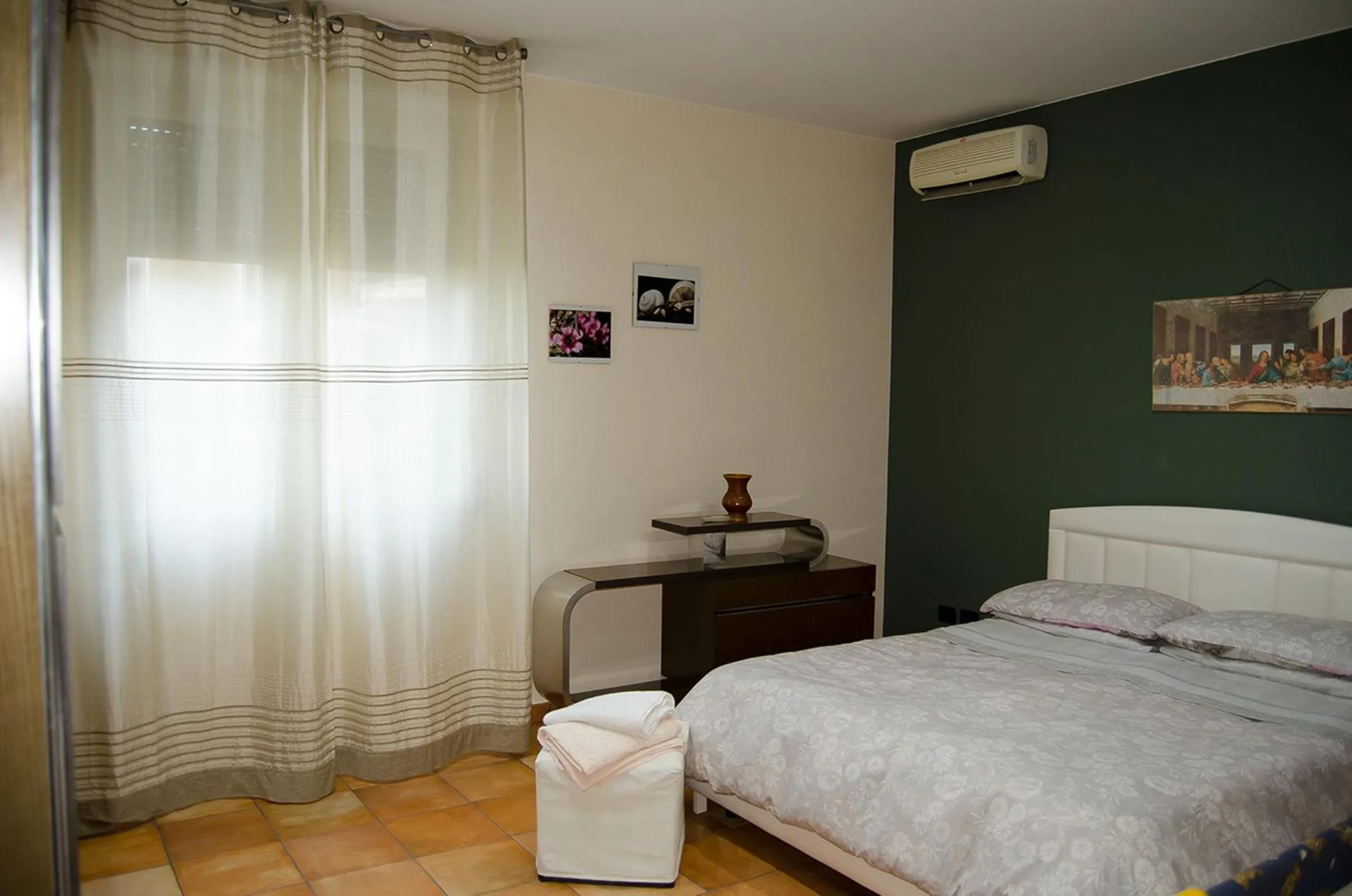 Bedroom, Bed in House Etna View