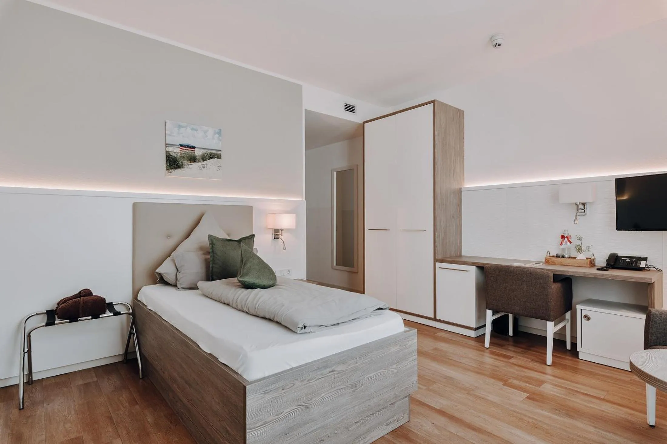 Photo of the whole room, Bed in Hotel Inselhof Borkum