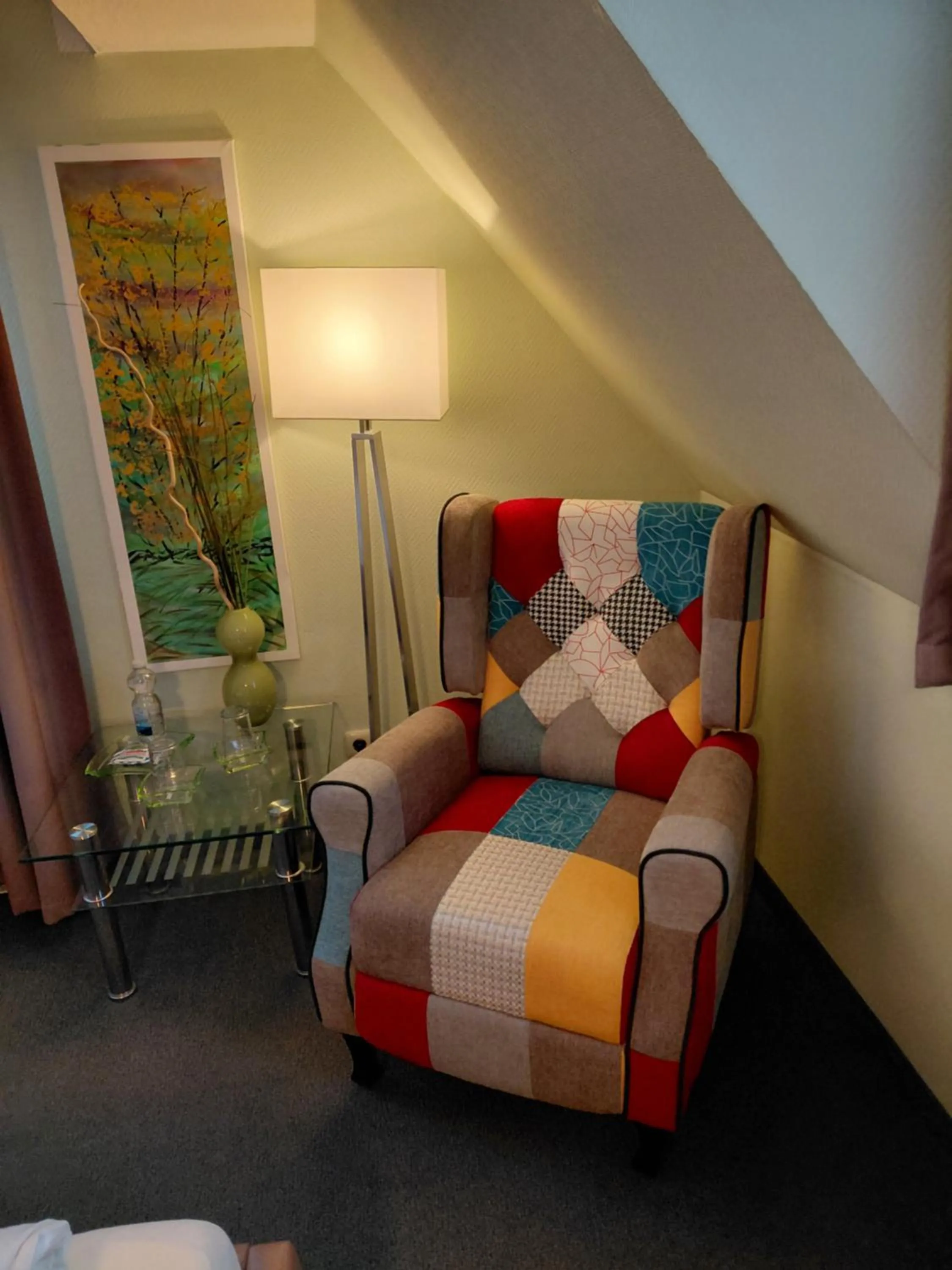 Seating area, Bed in Gästehaus Engelgasse Herzogenaurach