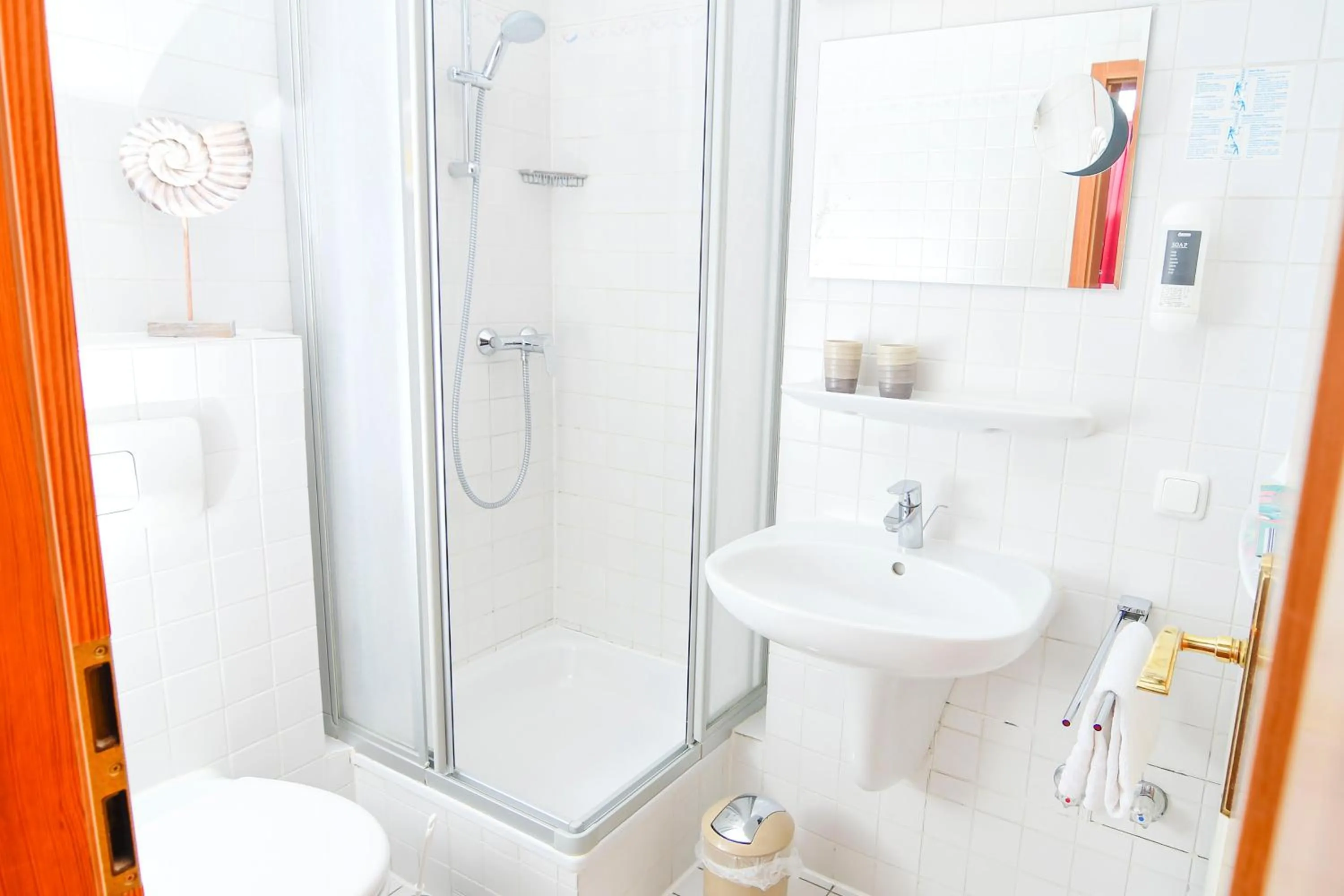 Bathroom in Gästehaus Engelgasse Herzogenaurach