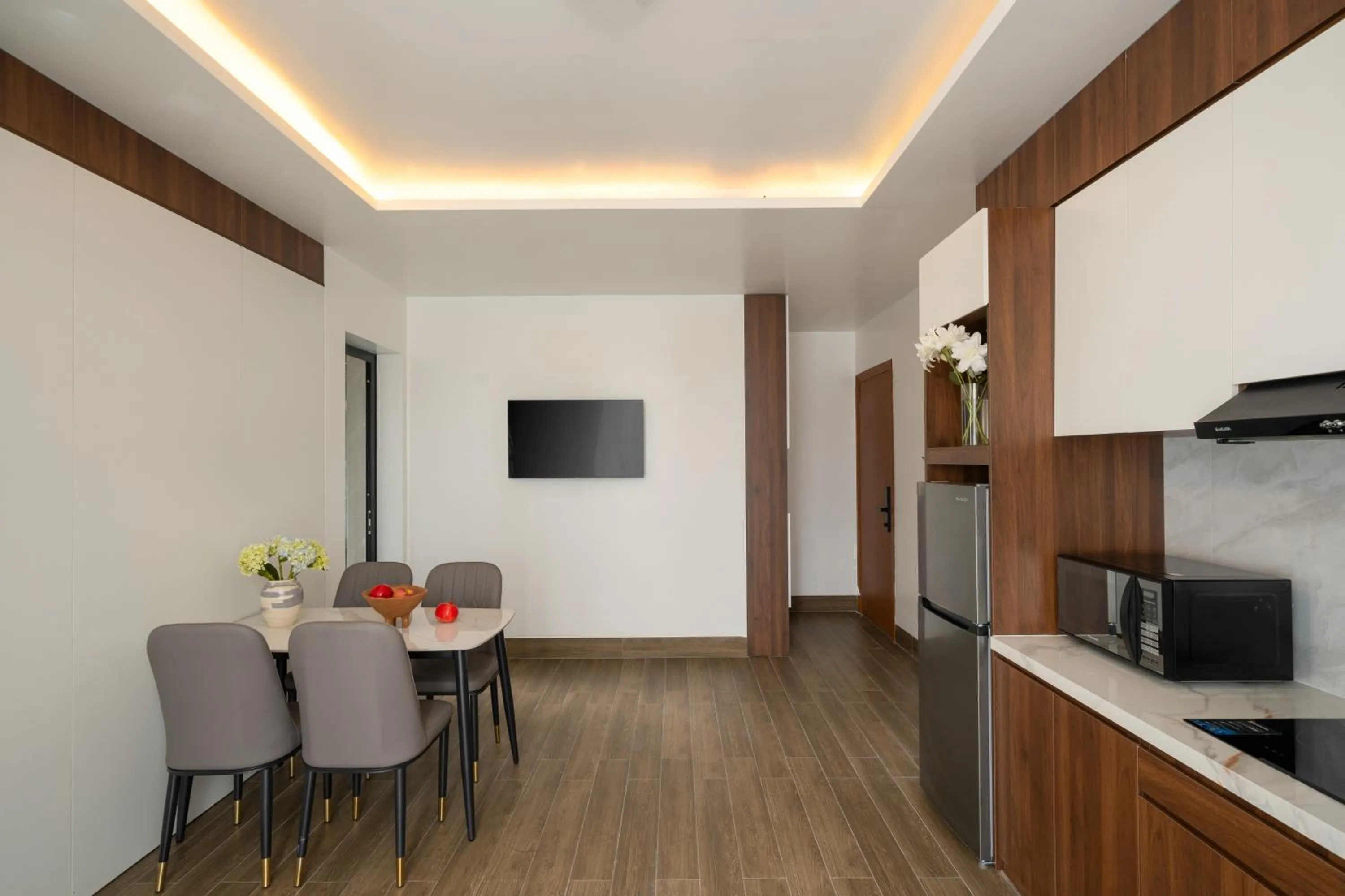 TV and multimedia in Anteaus Hotel Đà Lạt