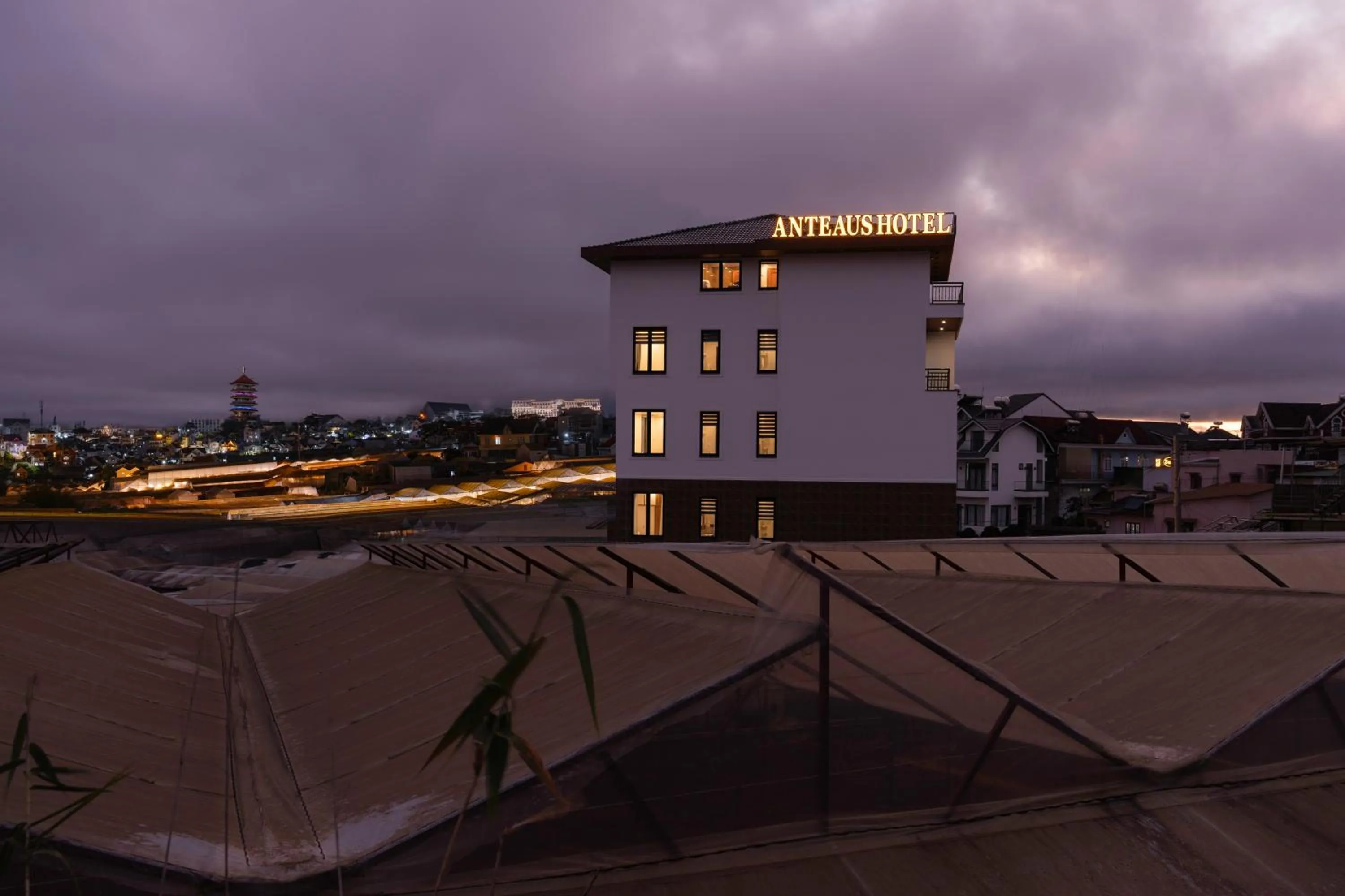 Property building in Anteaus Hotel Đà Lạt