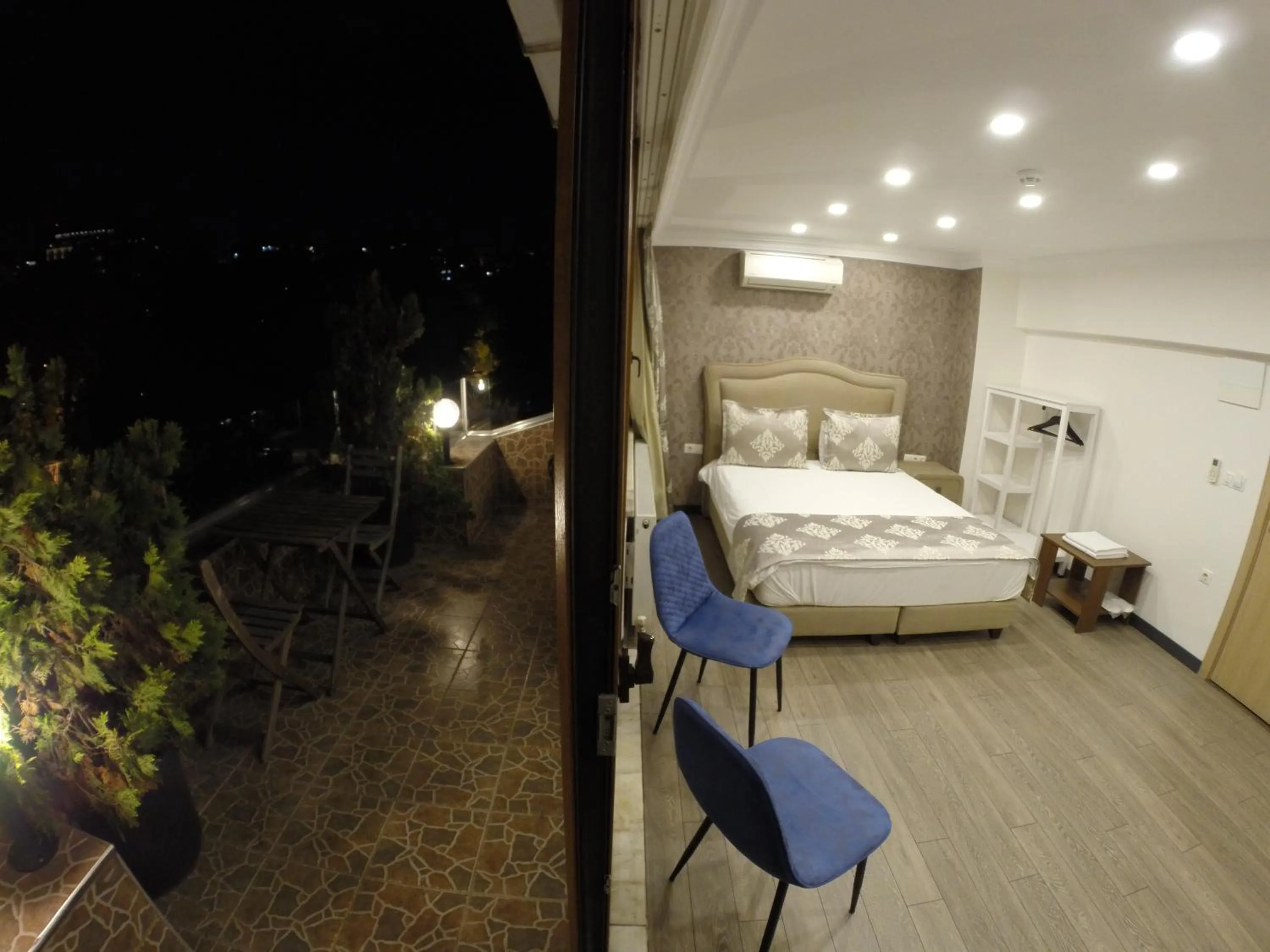 Night, Bed in Meydan Suites