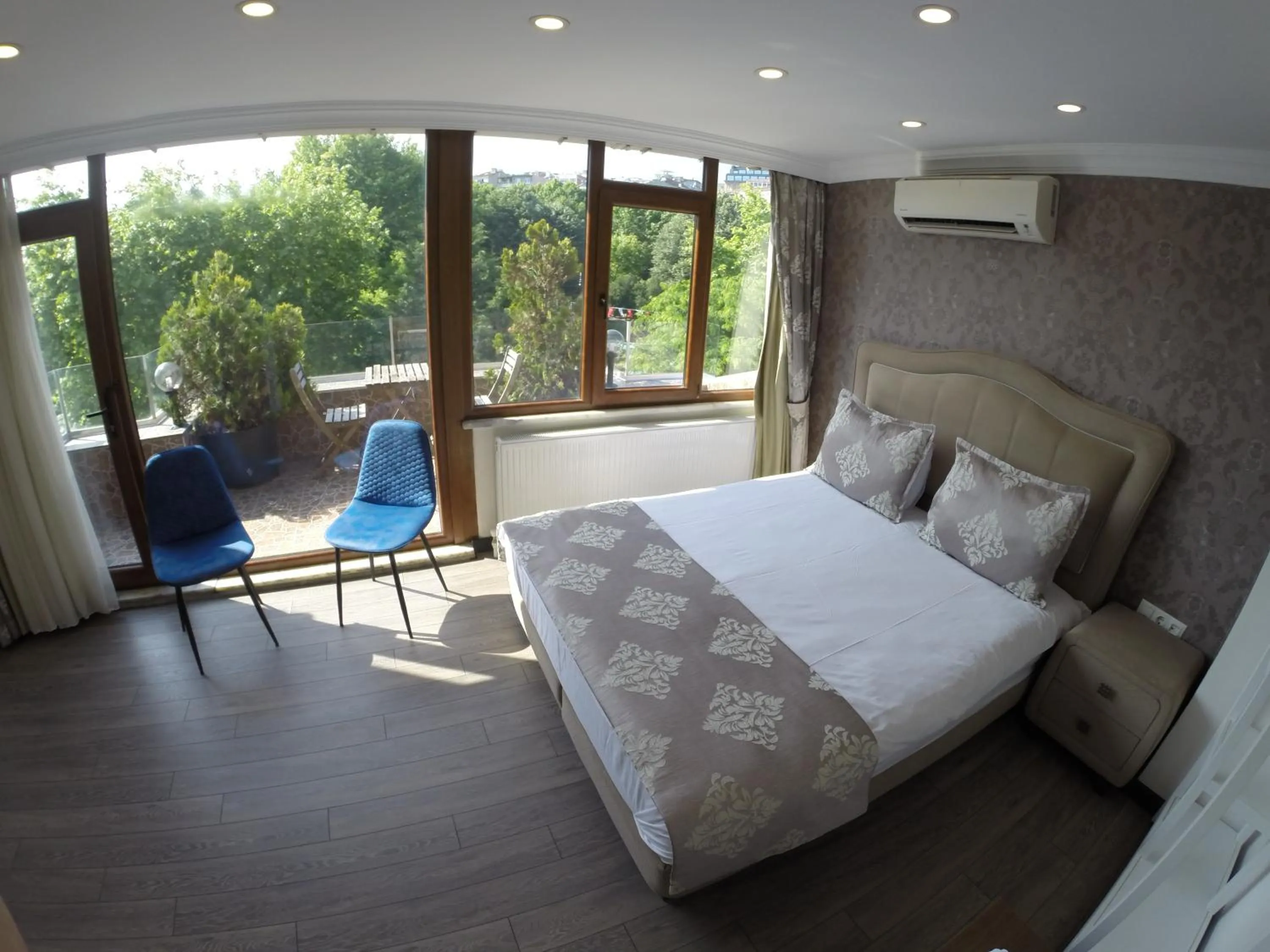 Decorative detail, Bed in Meydan Suites