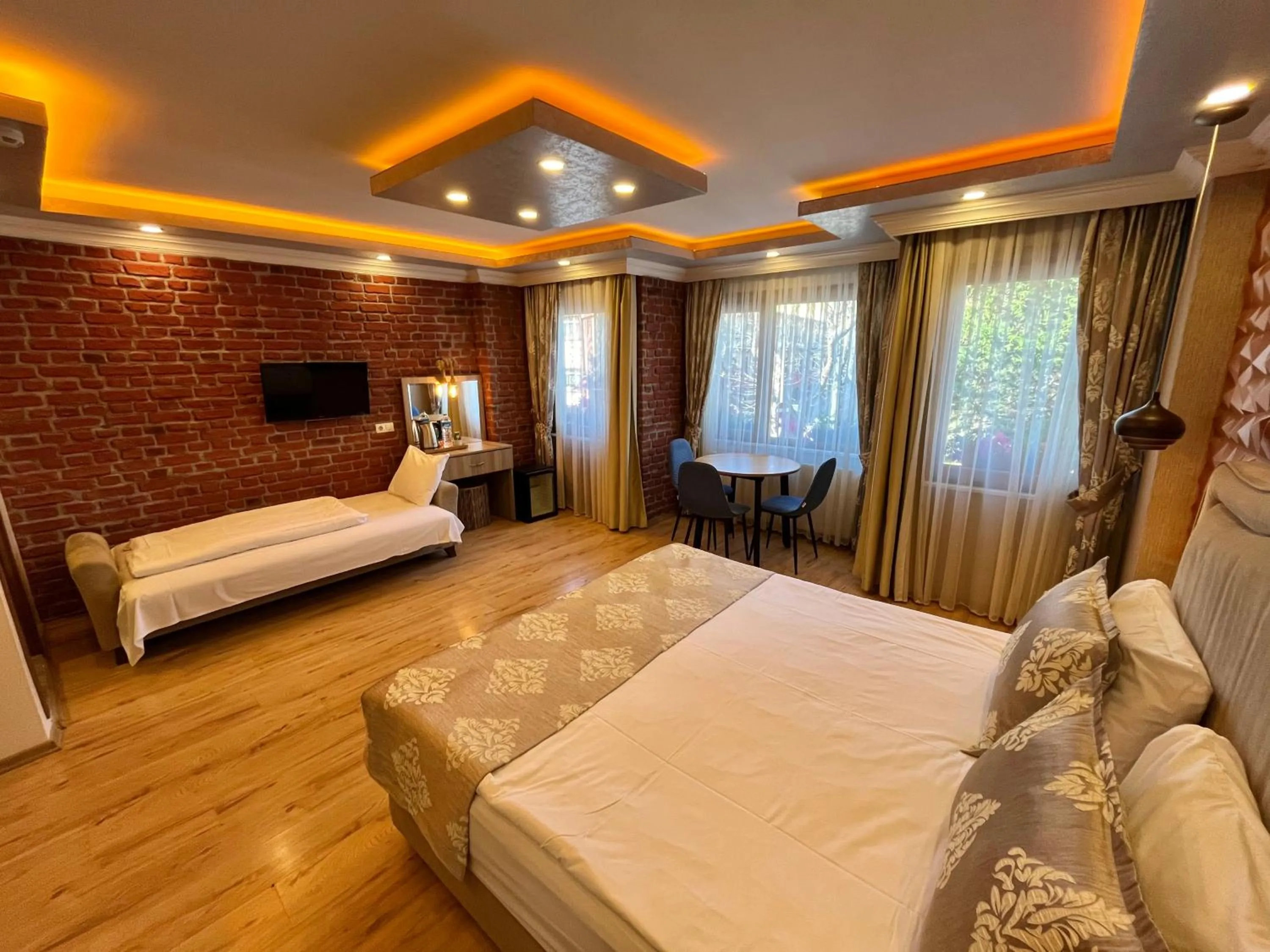 Bedroom, Bed in Meydan Suites