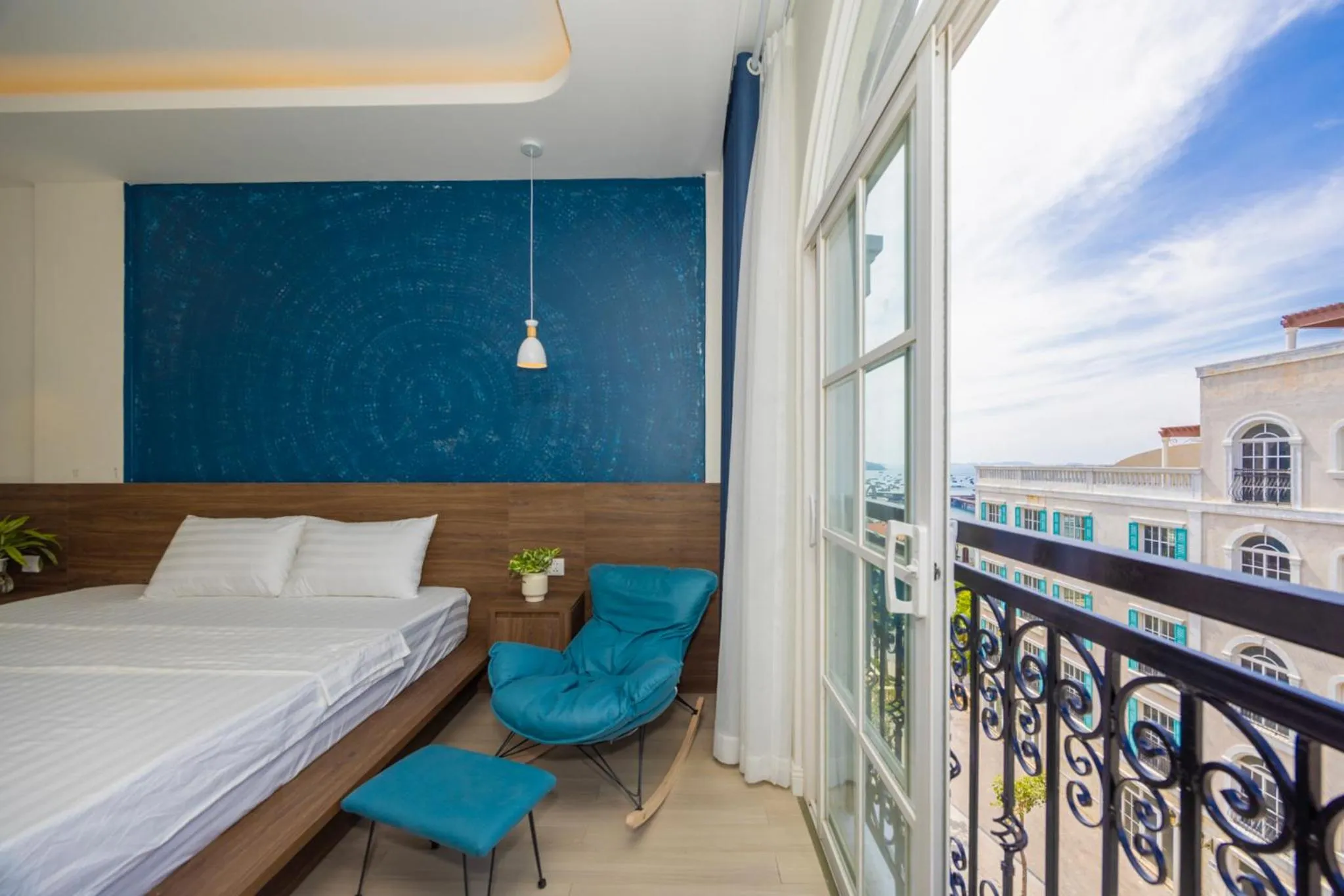 View (from property/room), Bed in Tiamo Hotel