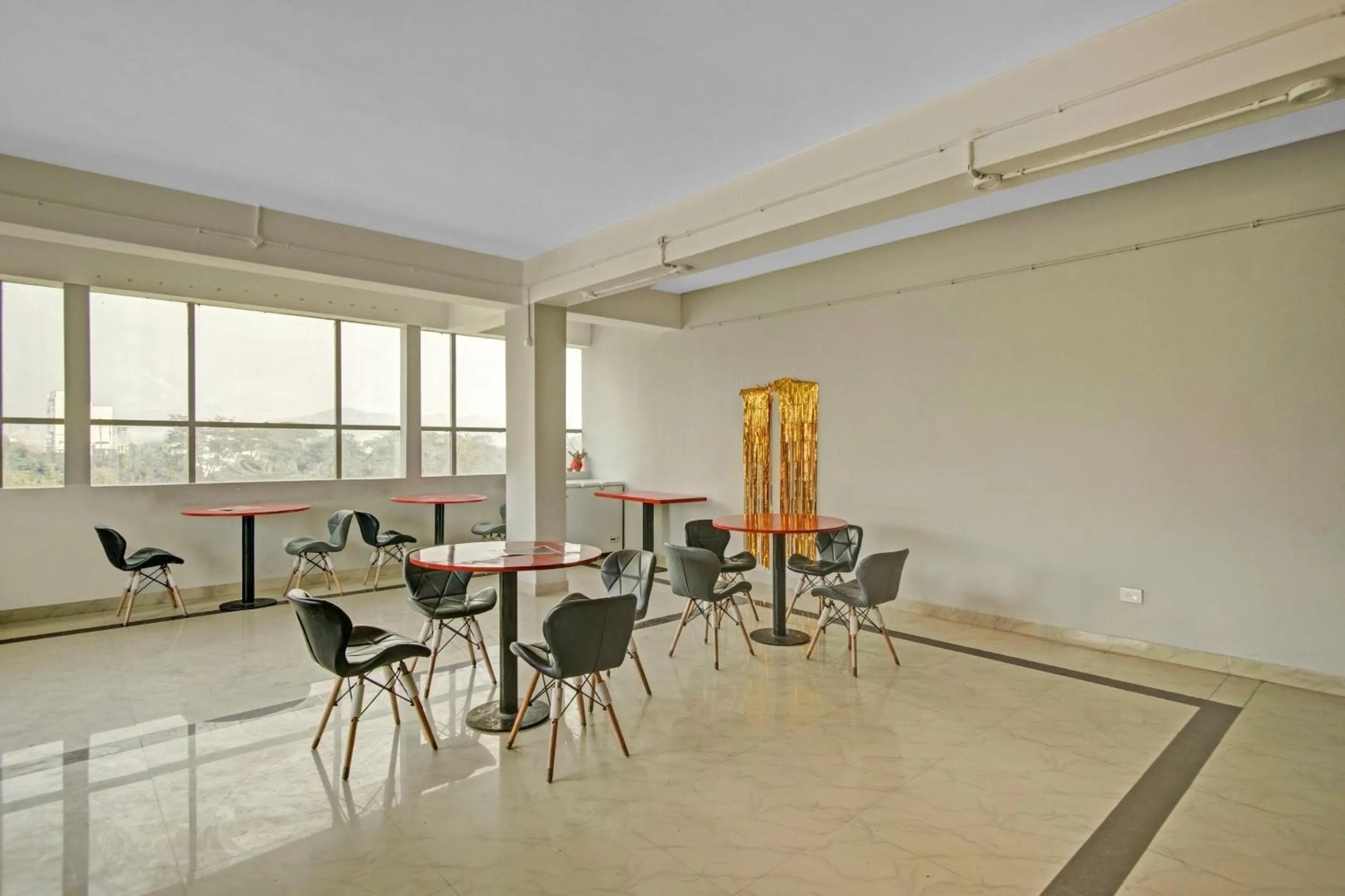 Restaurant/places to eat in Capital O Penthouse