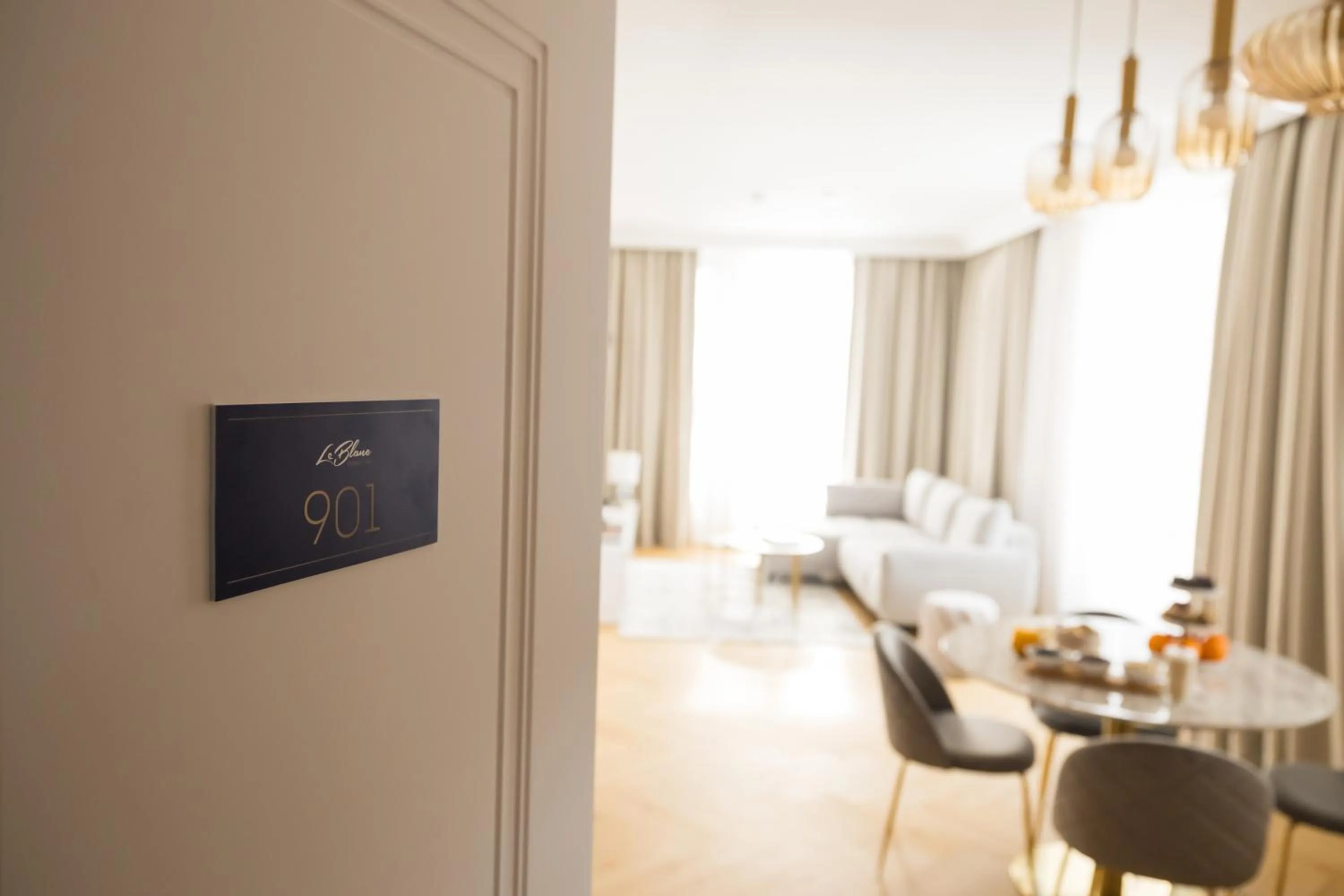 Bed in Le Blanc Cotroceni Hotel