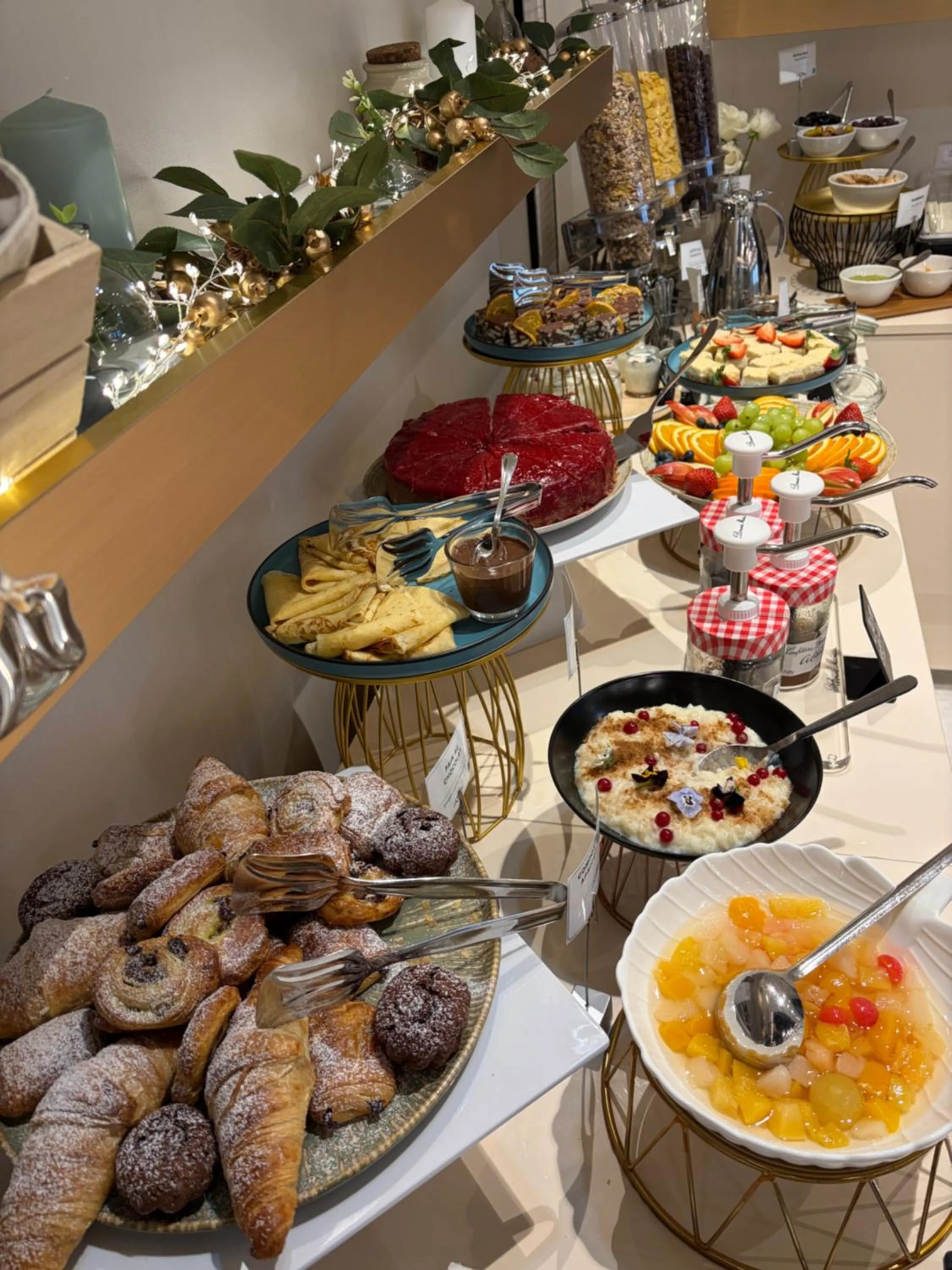 Breakfast in Le Blanc Cotroceni Hotel