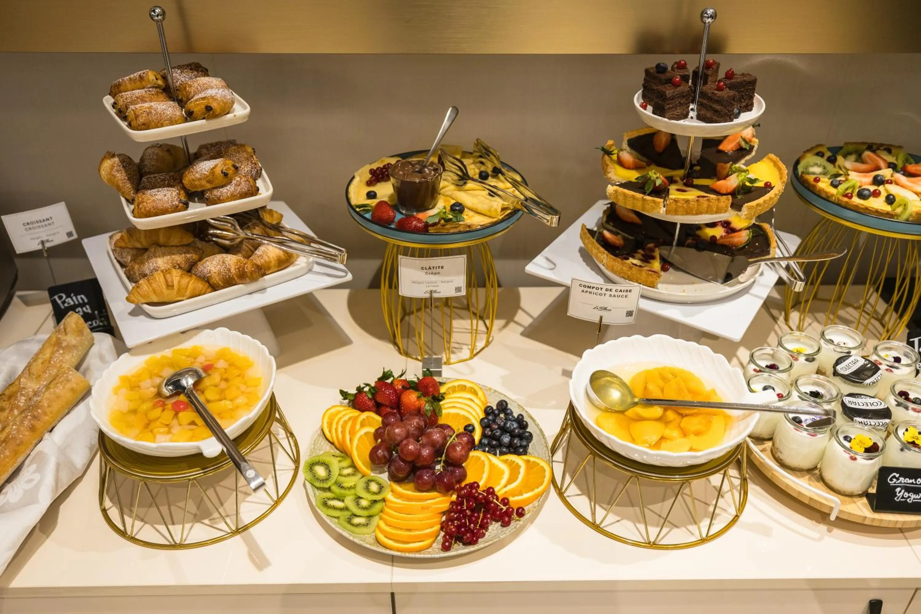 Breakfast in Le Blanc Cotroceni Hotel