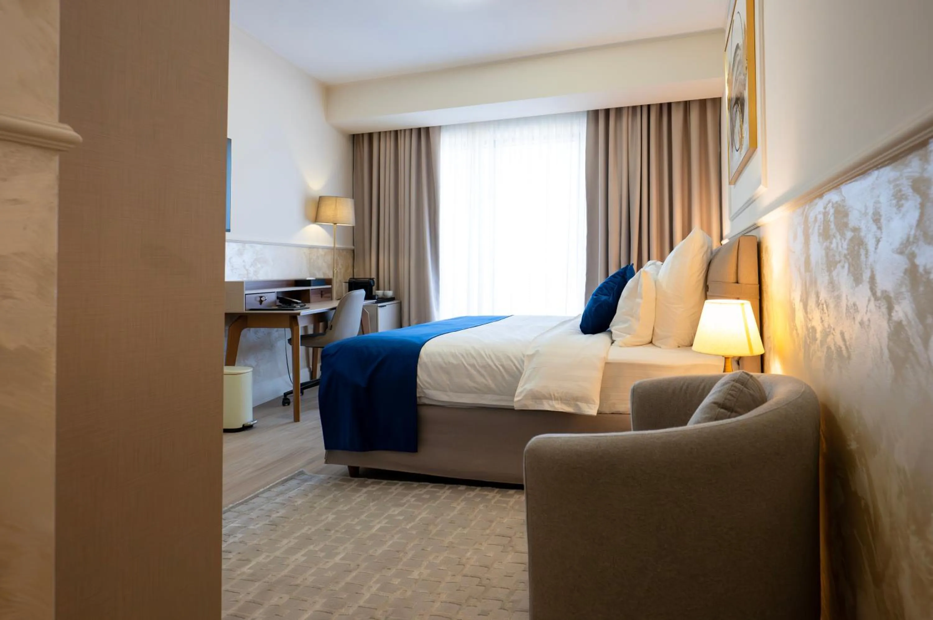 Photo of the whole room, Bed in Le Blanc Cotroceni Hotel