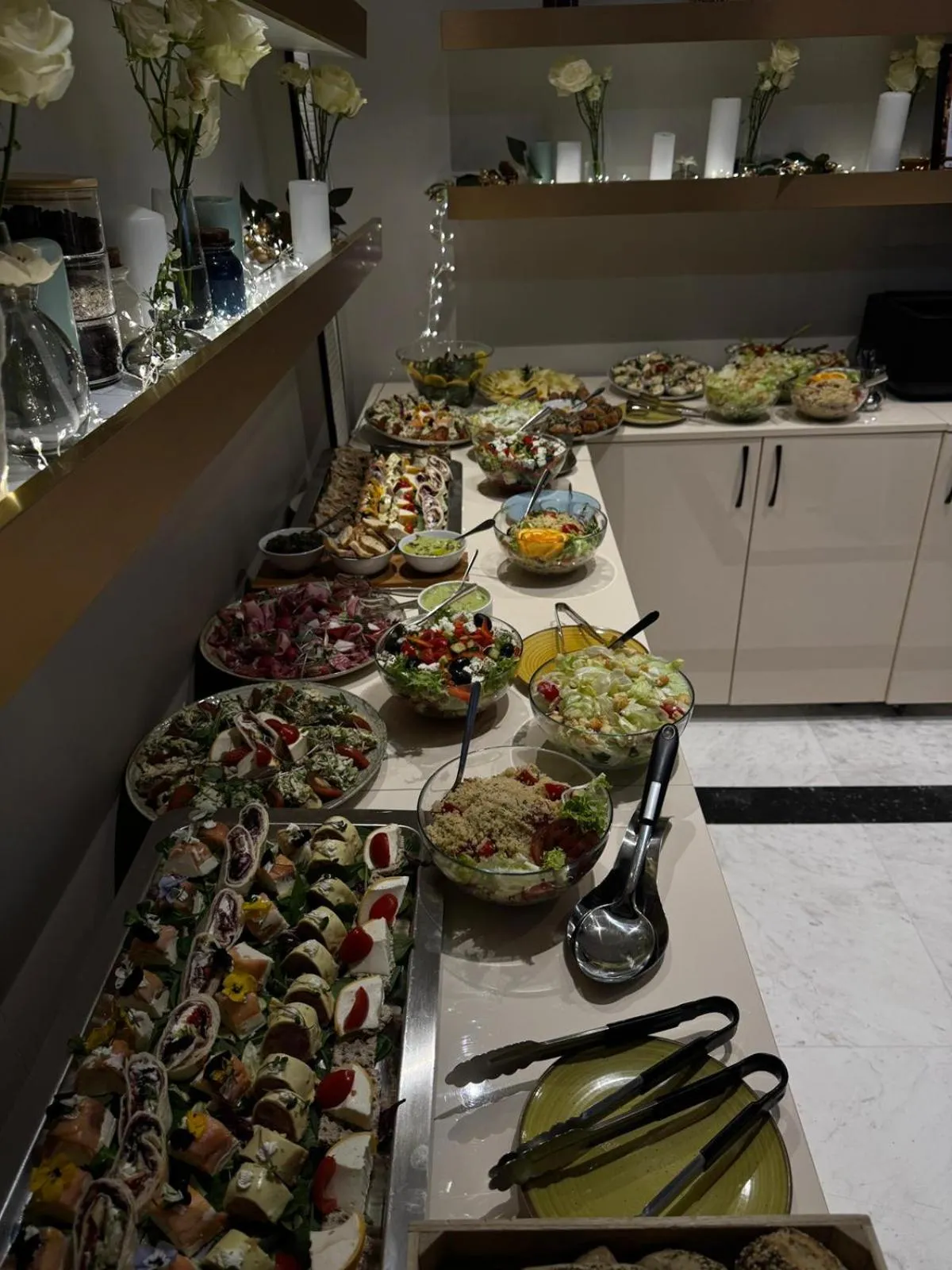 Restaurant/places to eat in Le Blanc Cotroceni Hotel