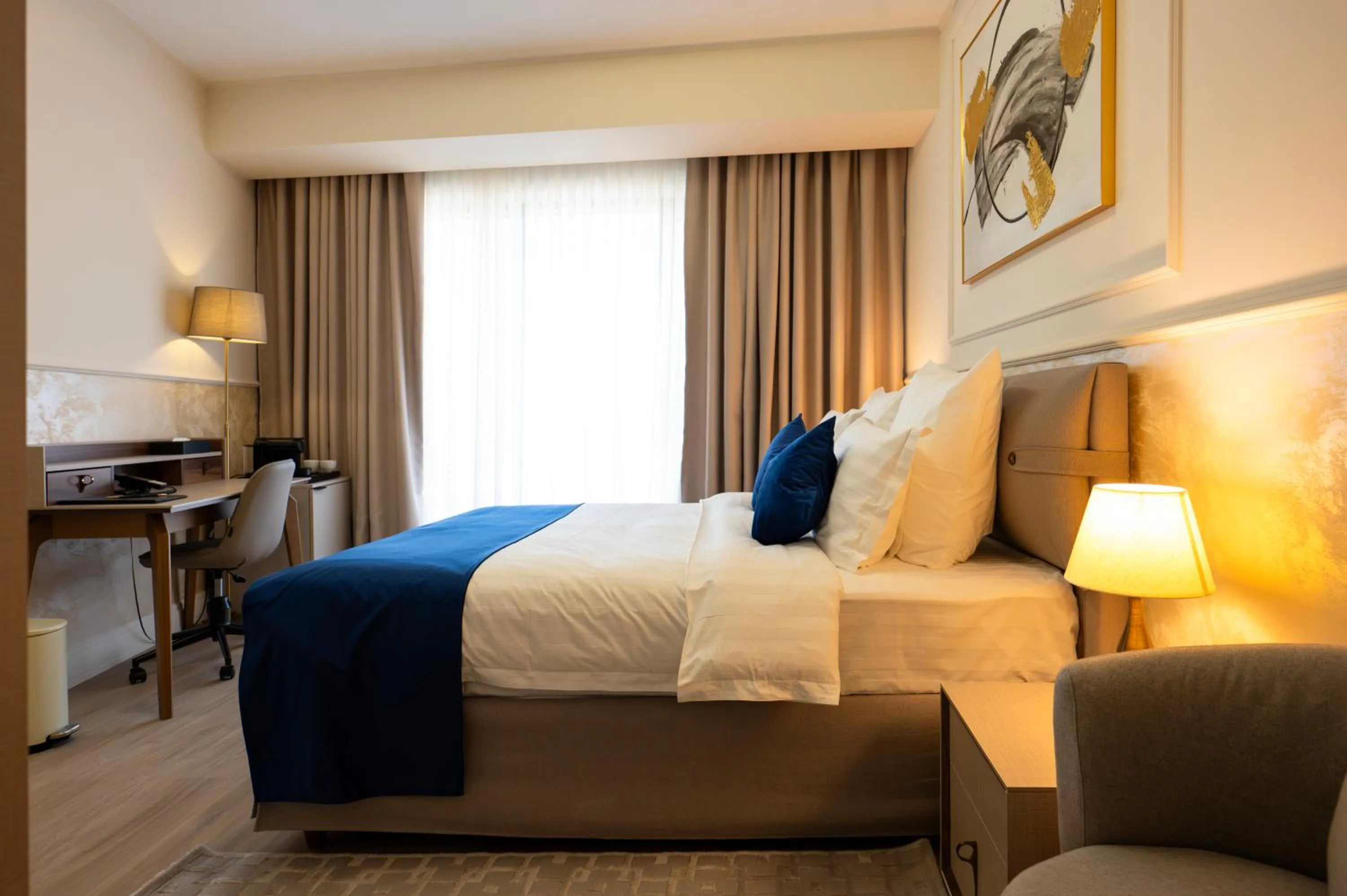 Photo of the whole room, Bed in Le Blanc Cotroceni Hotel