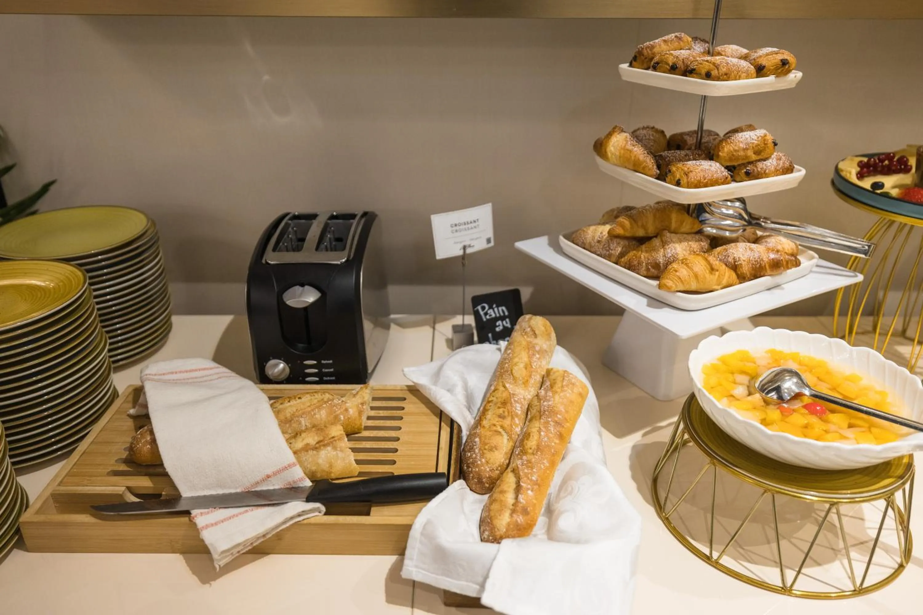 Breakfast in Le Blanc Cotroceni Hotel