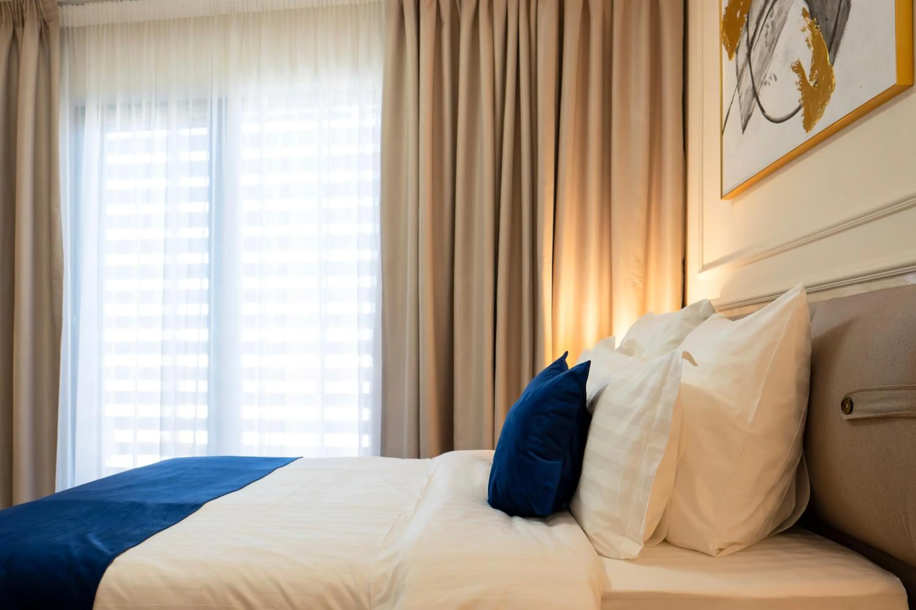 Bed in Le Blanc Cotroceni Hotel