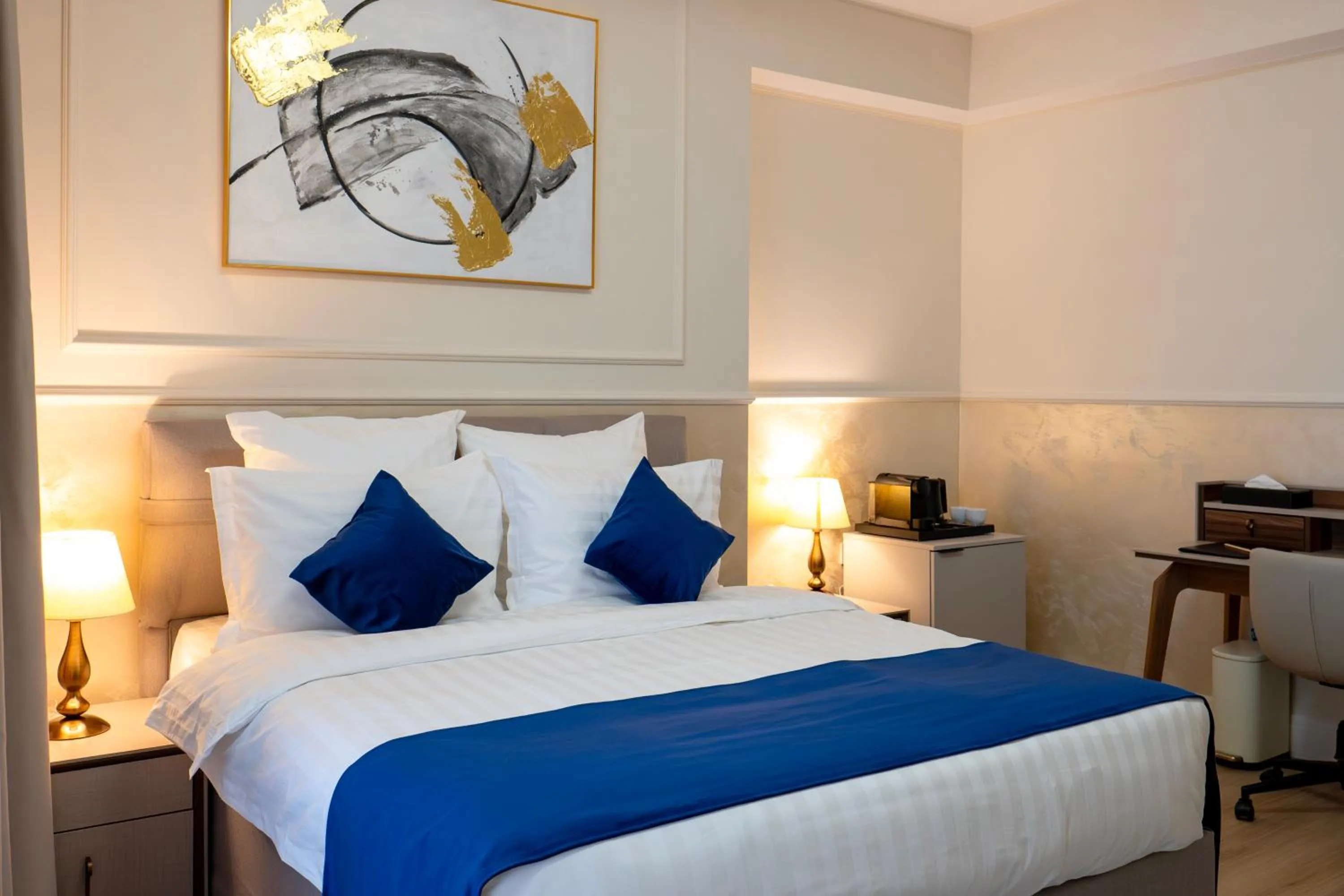 Bed in Le Blanc Cotroceni Hotel