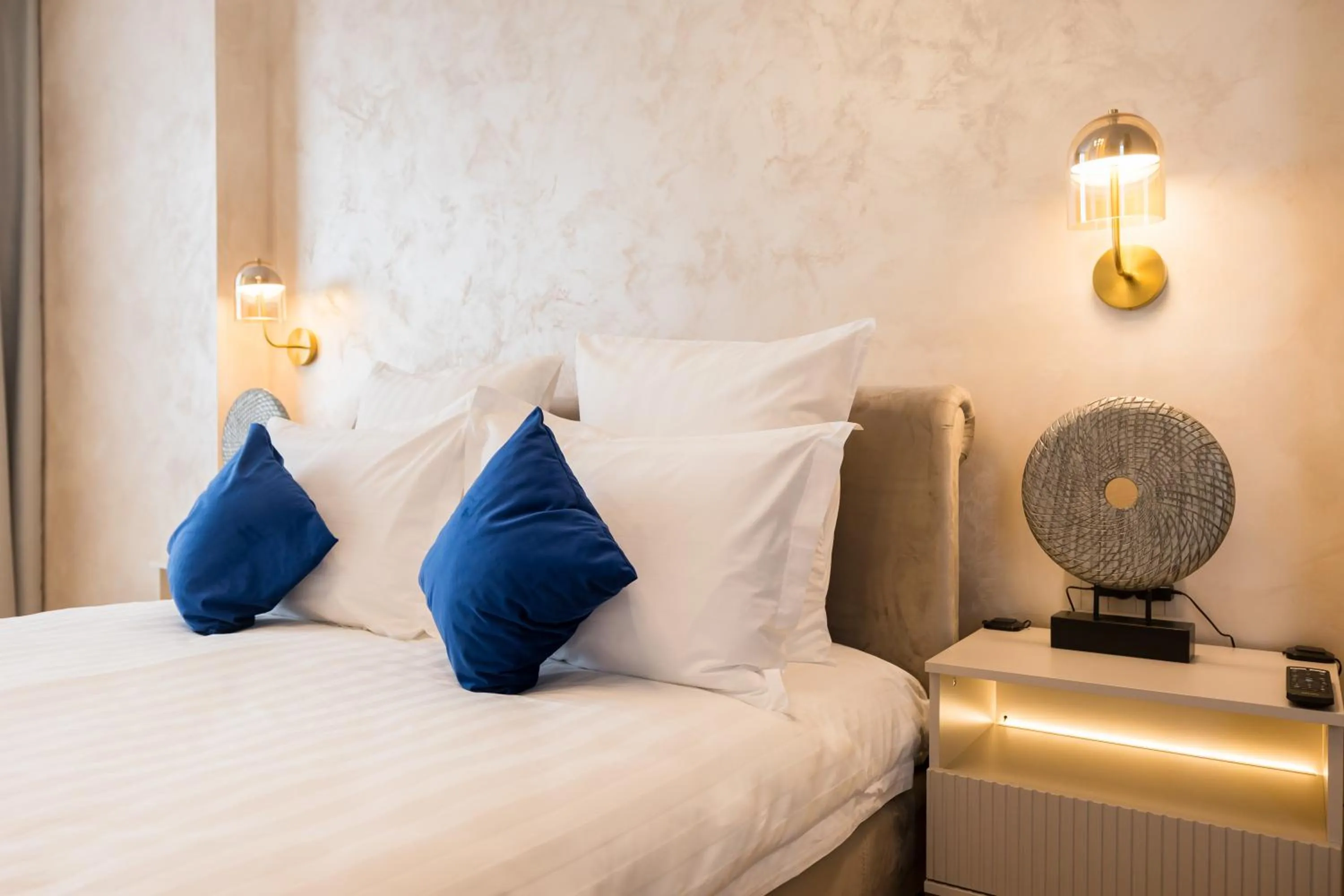 Bed in Le Blanc Cotroceni Hotel