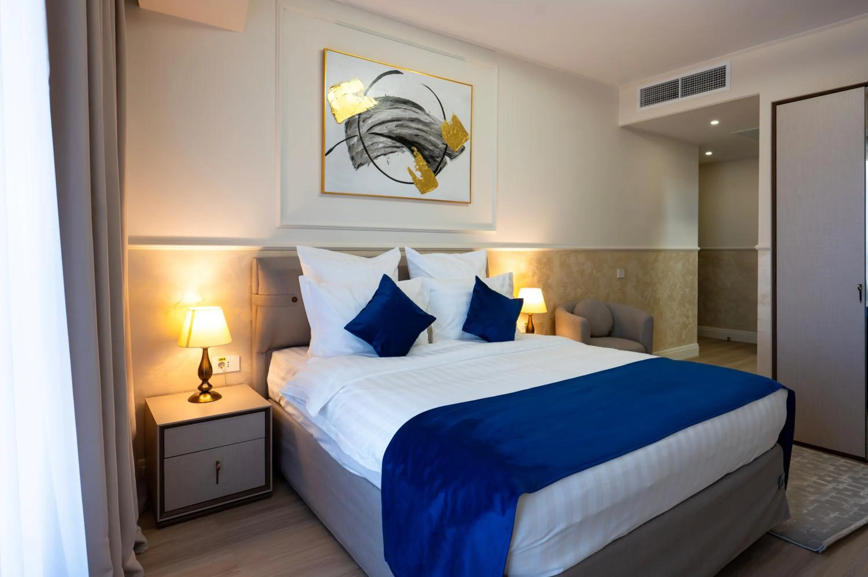 Bed in Le Blanc Cotroceni Hotel