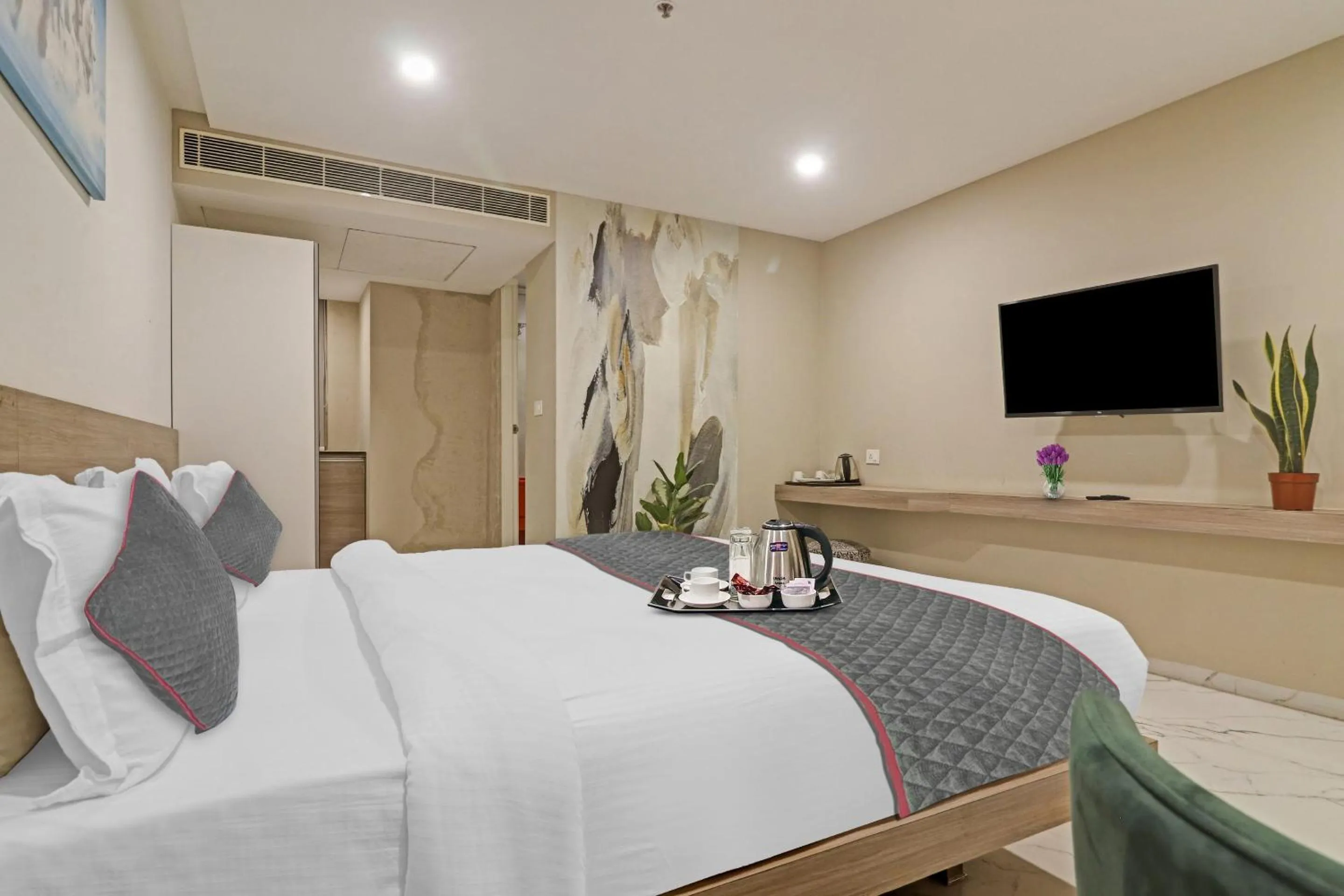 Bedroom, Bed in Hotel O THE FERN SUITES