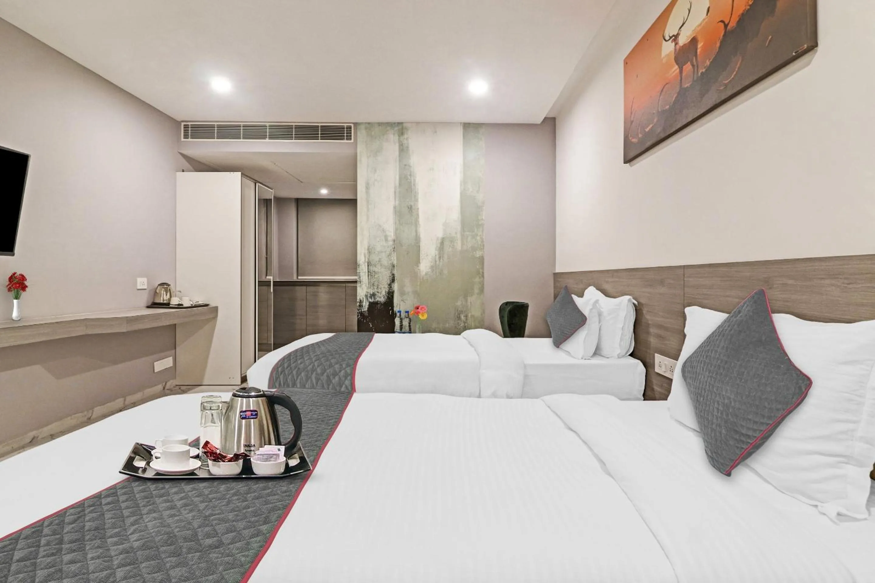 Bedroom, Bed in Hotel O THE FERN SUITES