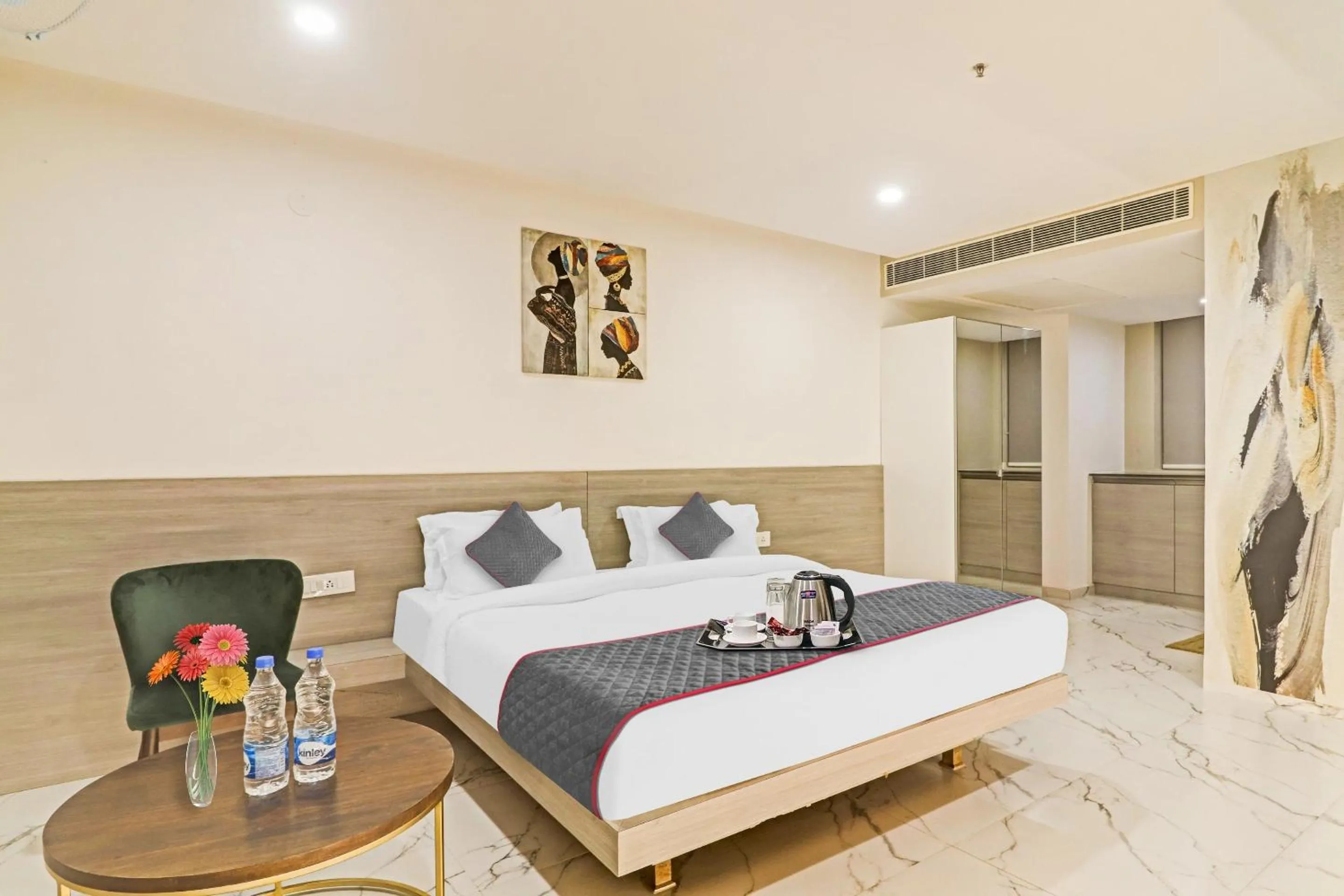 Bedroom, Bed in Hotel O THE FERN SUITES