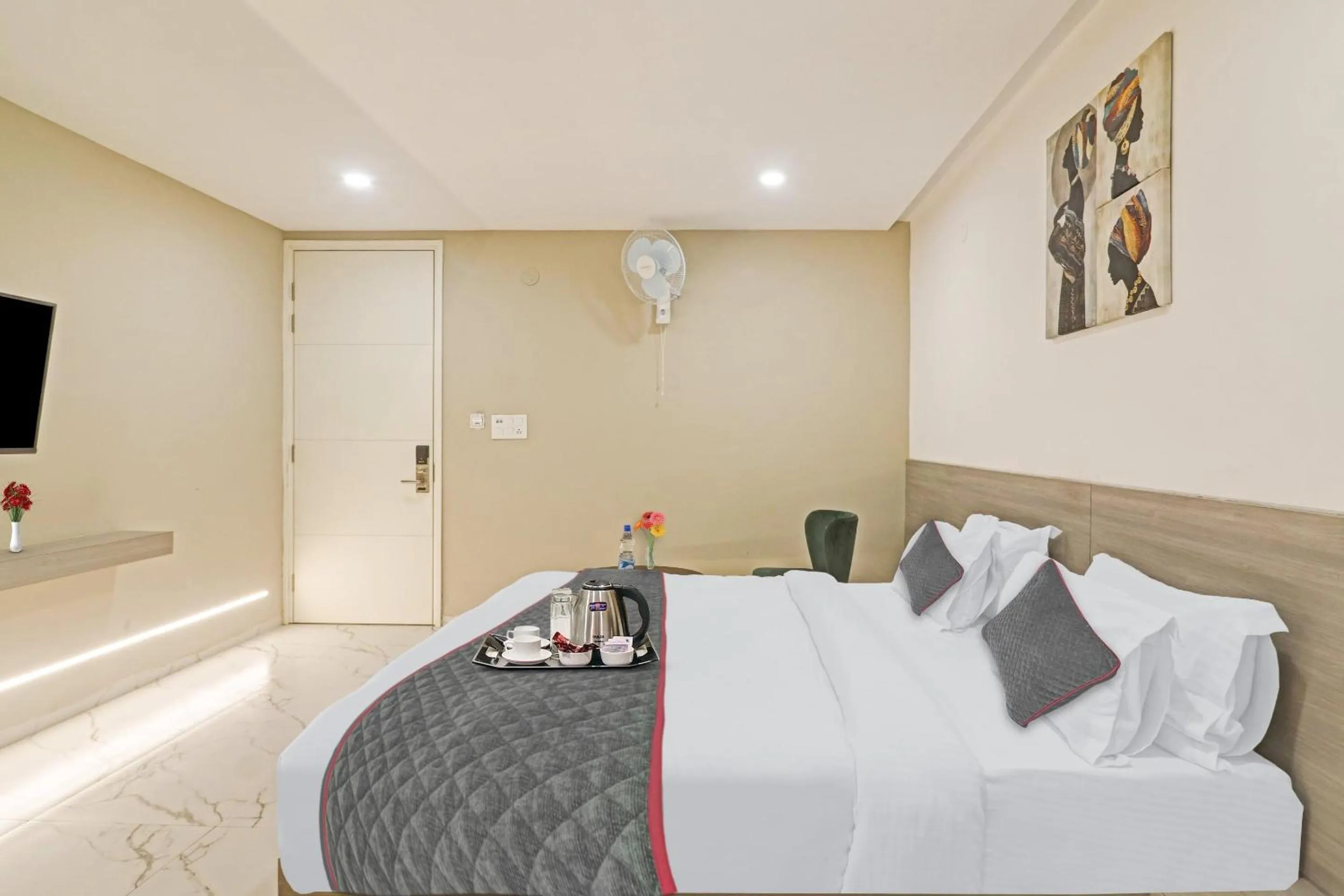 Lobby or reception, Bed in Hotel O THE FERN SUITES