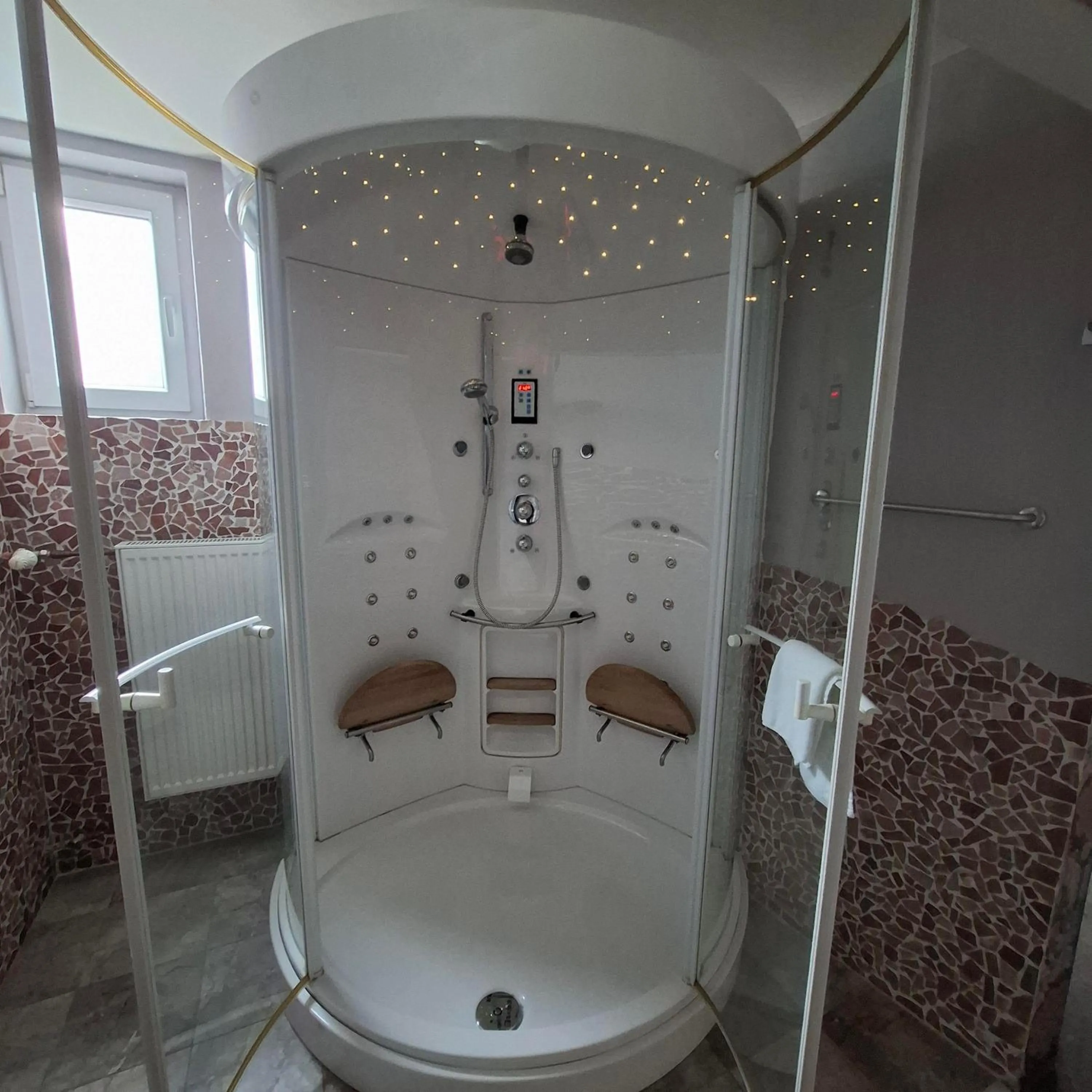 Shower in Stay-Inn Bielefeld Zentrum