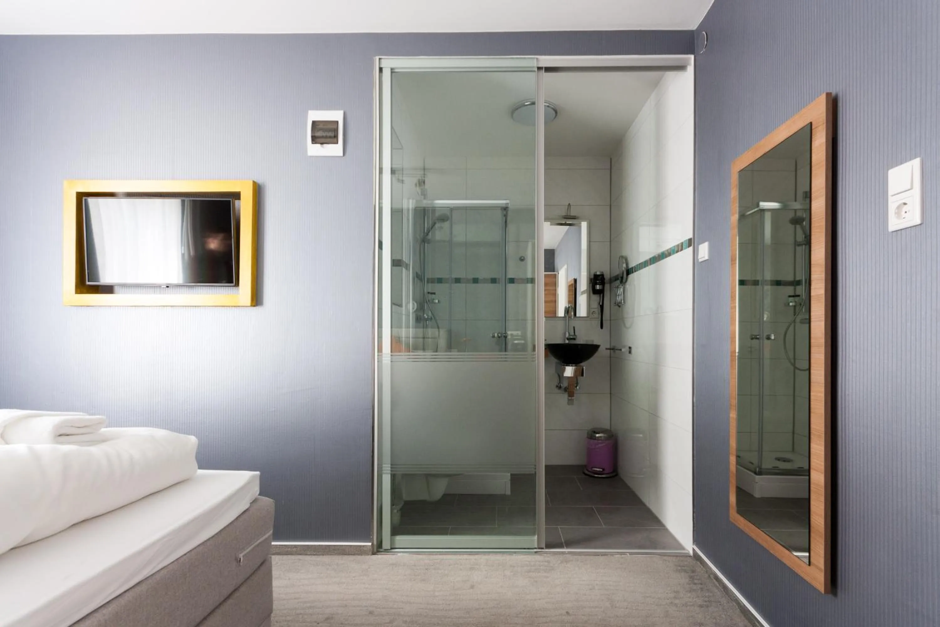 Photo of the whole room in Stay-Inn Bielefeld Zentrum