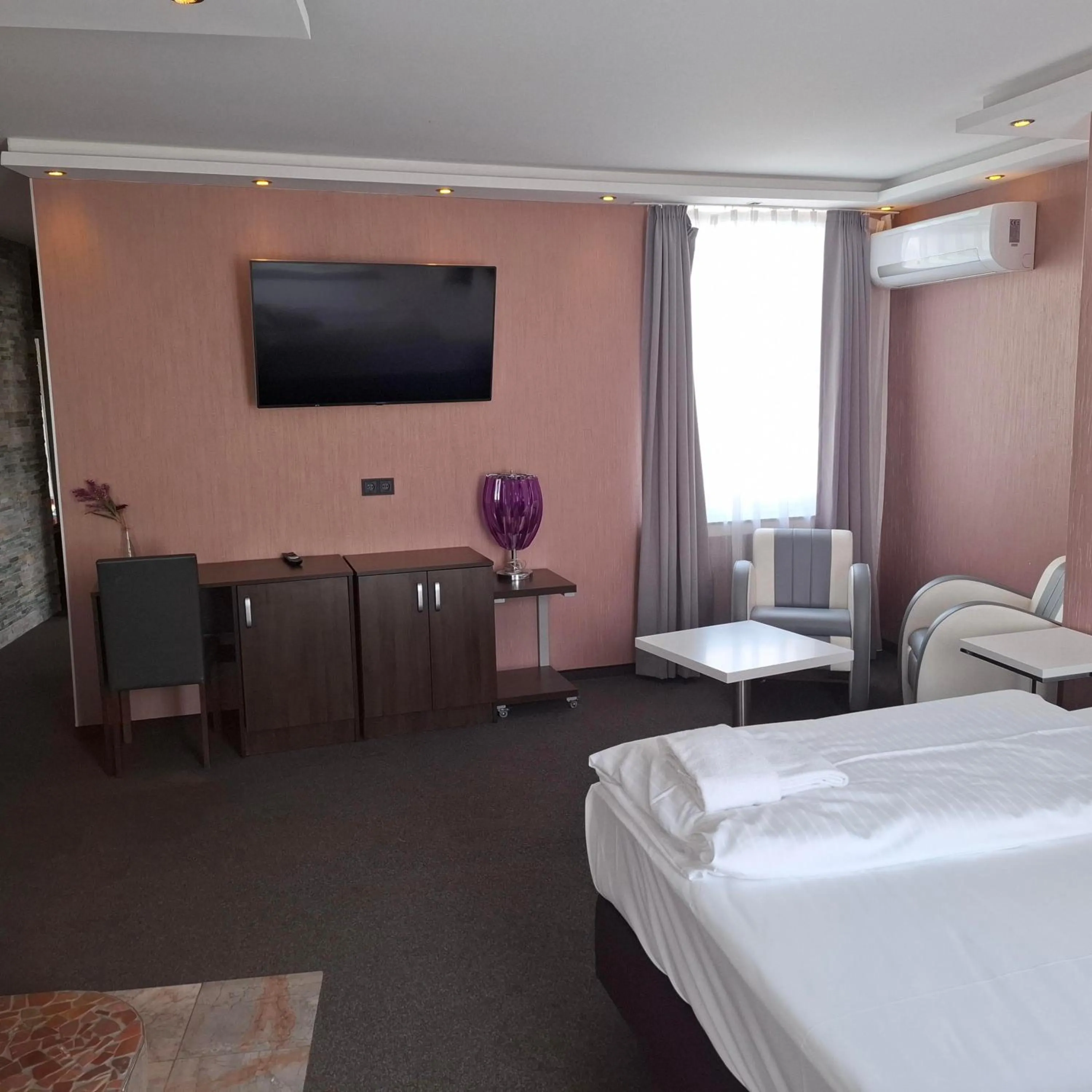 TV and multimedia, Bed in Stay-Inn Bielefeld Zentrum