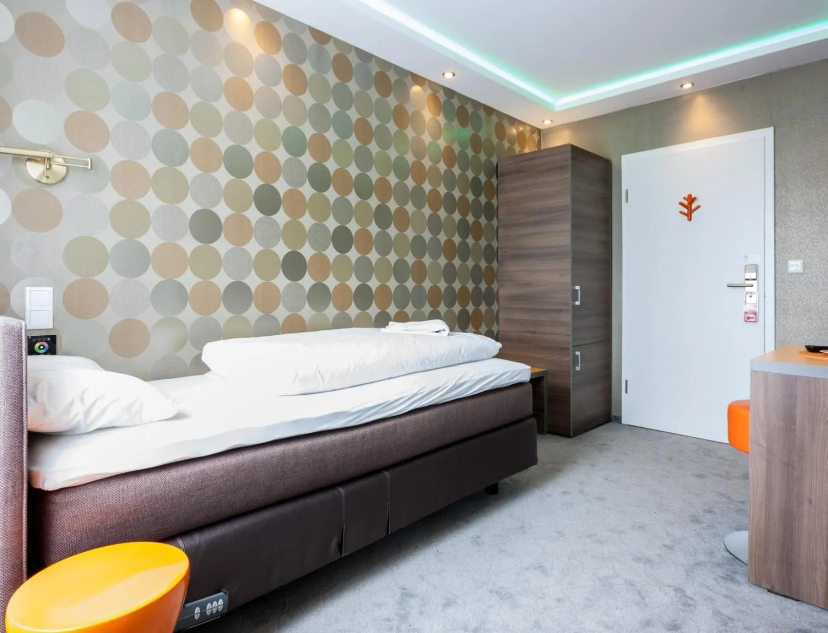 Night, Bed in Stay-Inn Bielefeld Zentrum