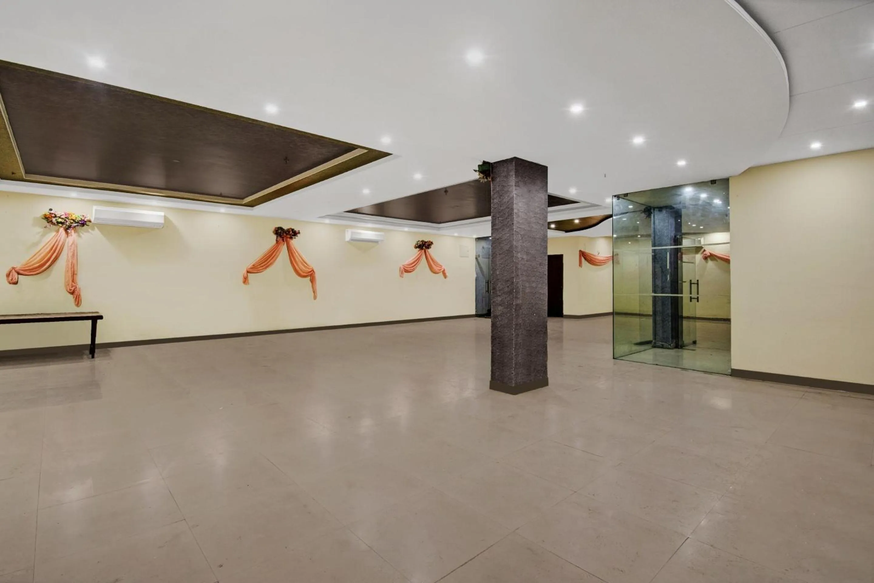 Townhouse OAK HOTEL Heritage Heights