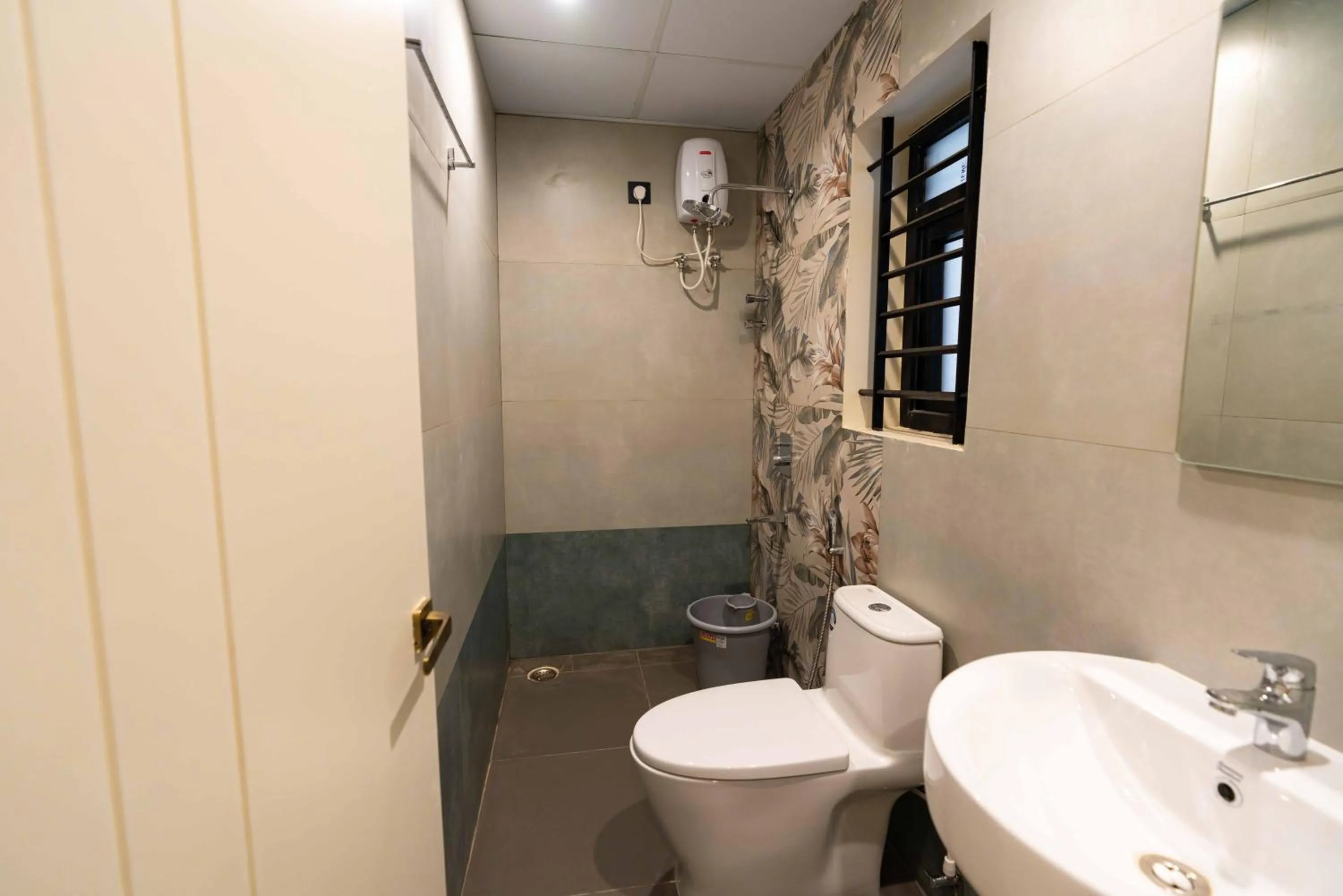 Public Bath in The Paradise International Hotel