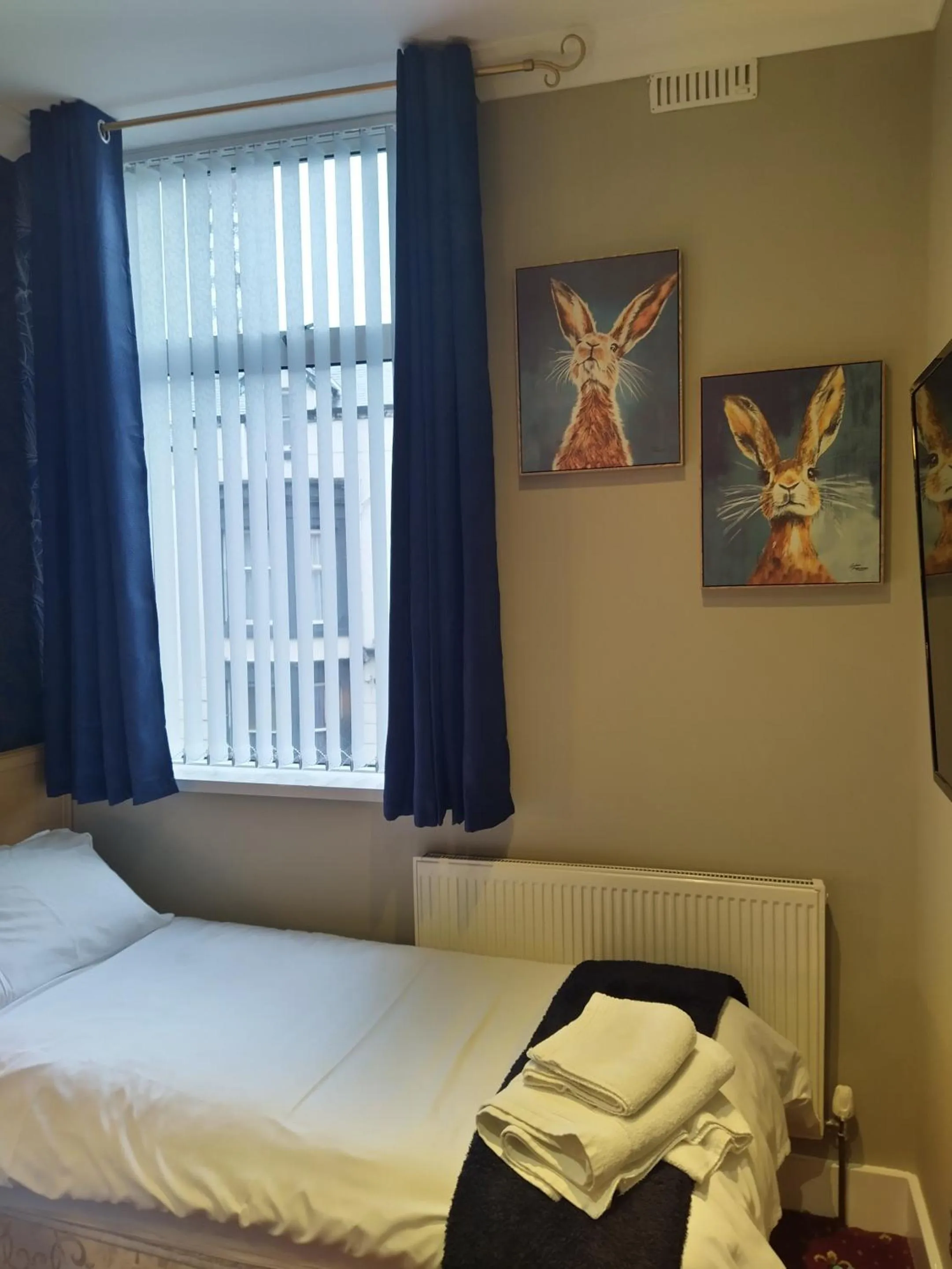 Bedroom, Bed in The Norwood Hotel