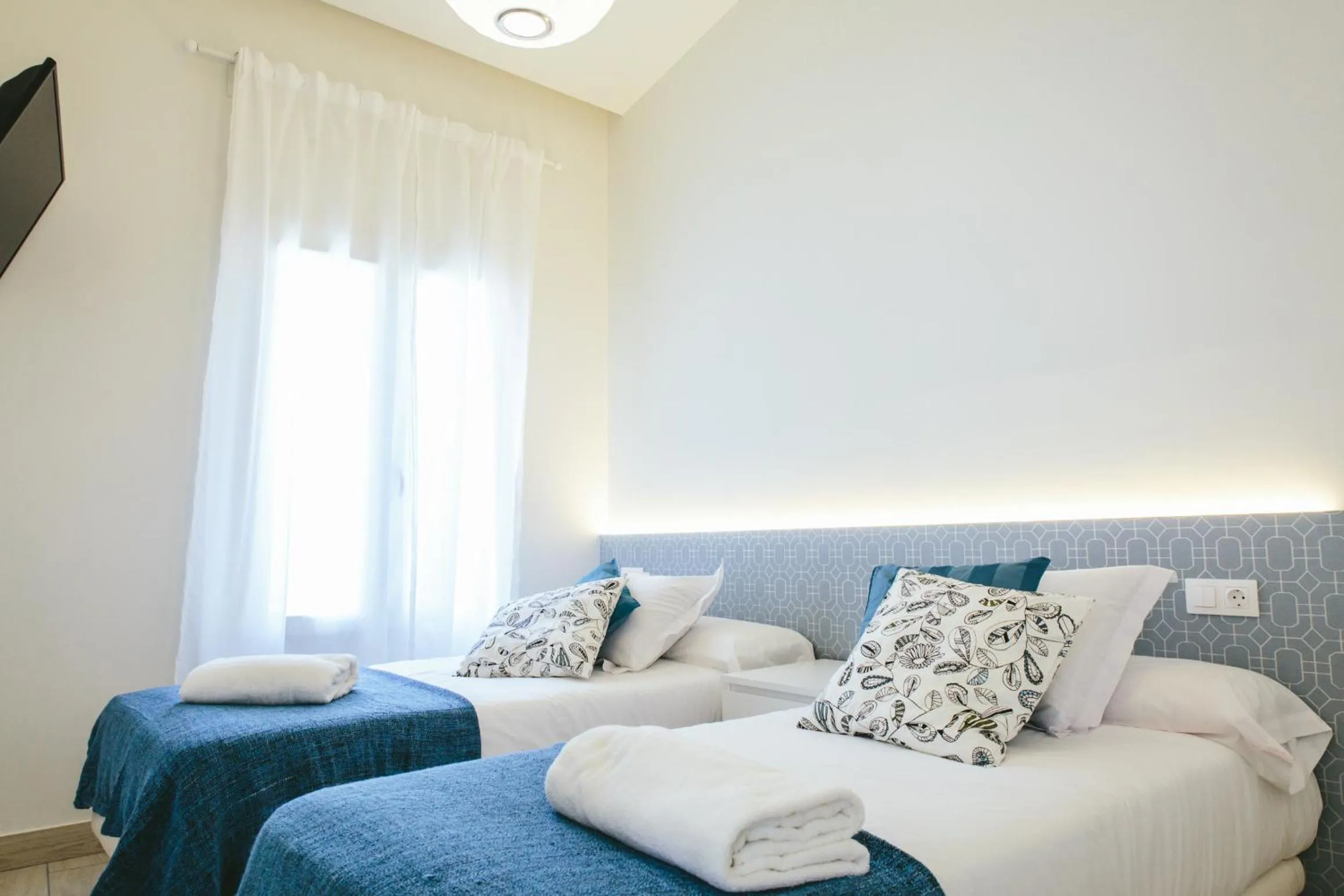 Bed in The Lucky Flats - Poeta Quintana