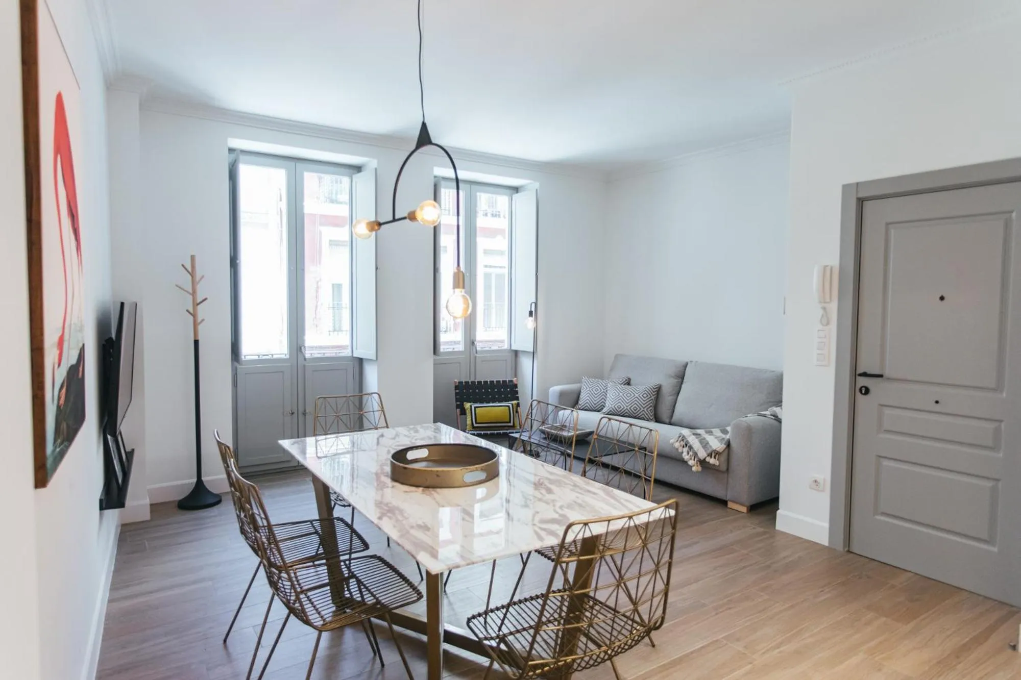 Dining area in The Lucky Flats - Poeta Quintana